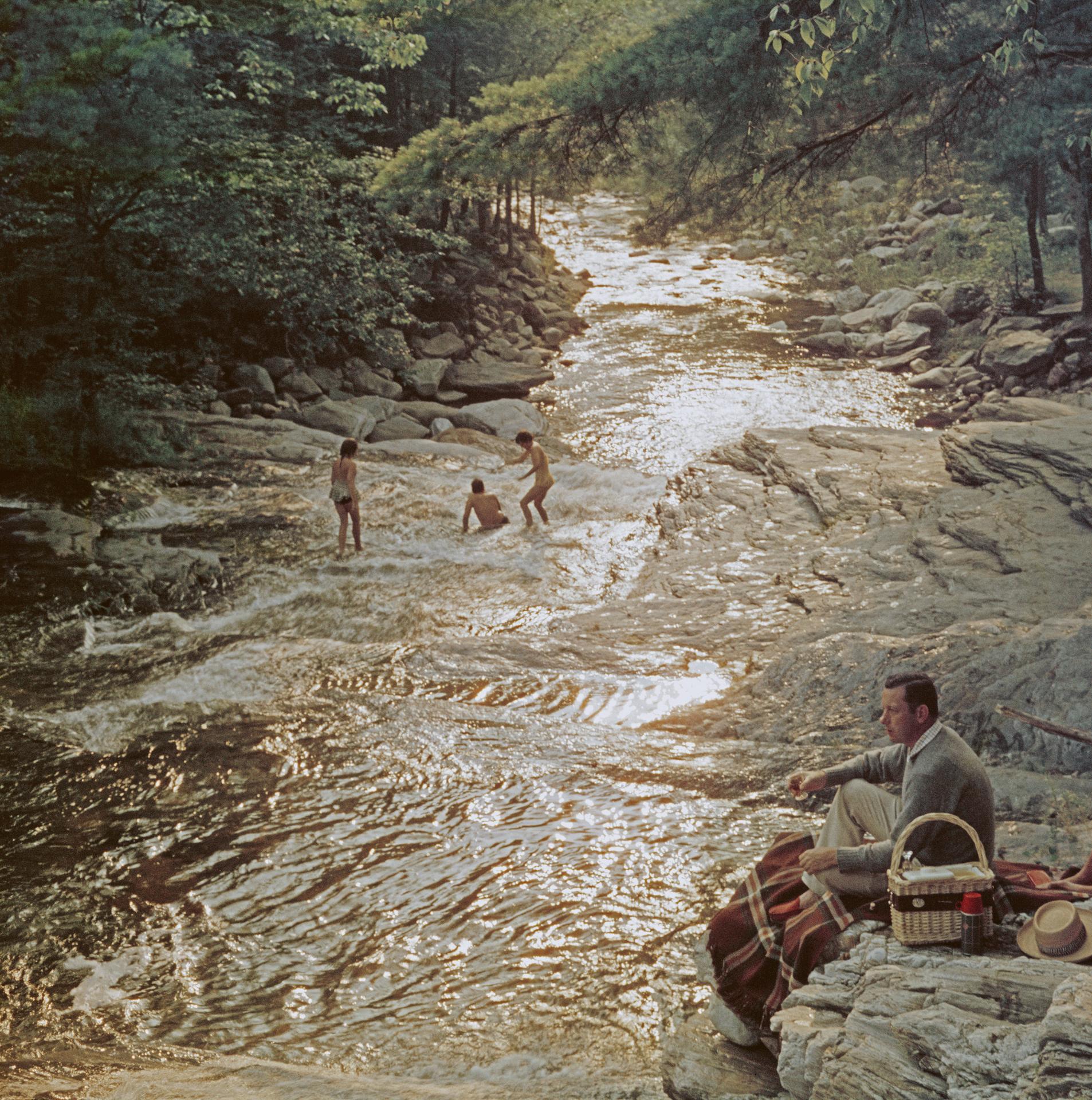 Campbell Falls Picnic, Massachusetts, Nachlassausgabe, Landschaftsfotografie im Angebot 2