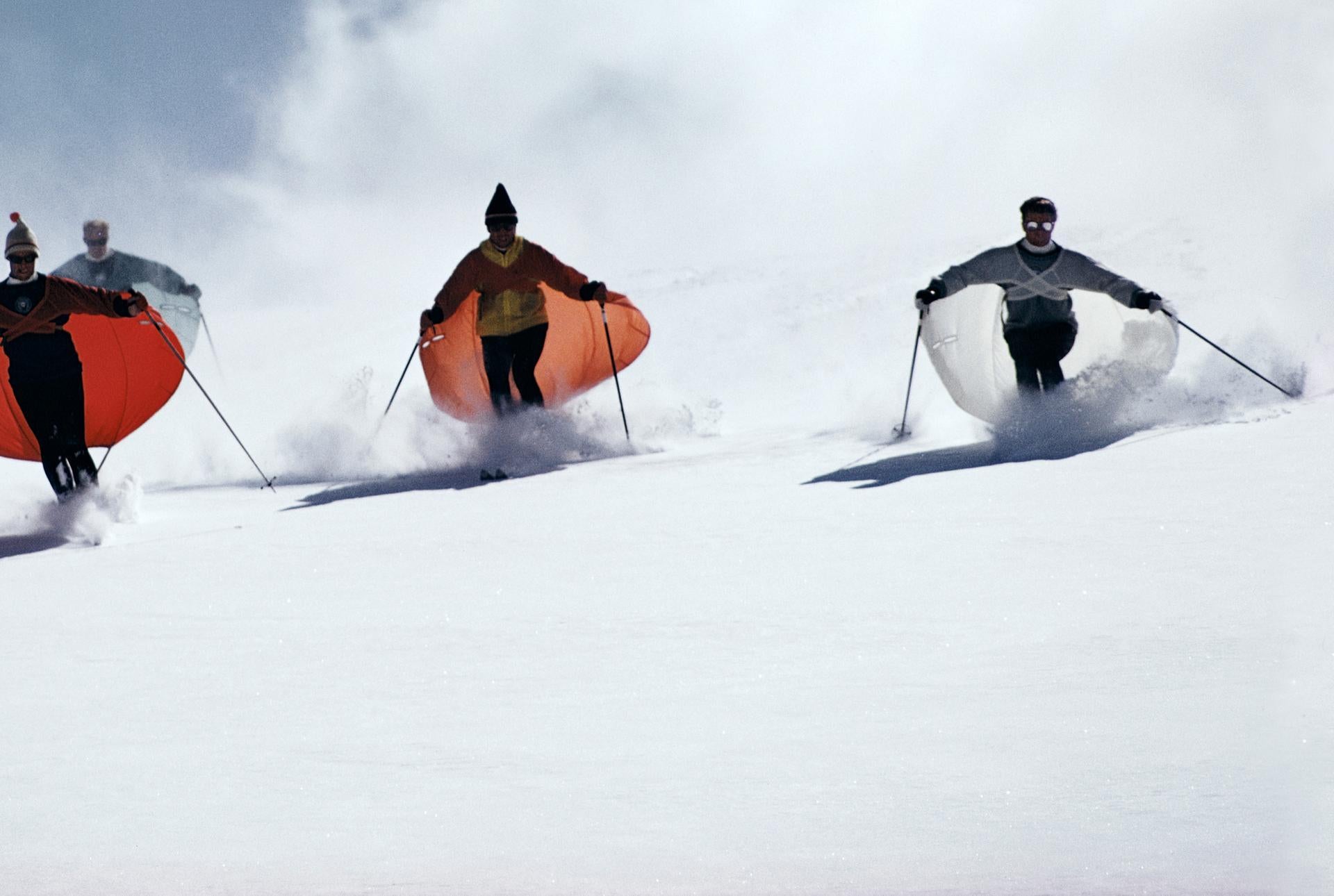 Caped Skiers, Colorado, Nachlassausgabe, Landschaftsfotografie im Angebot 1
