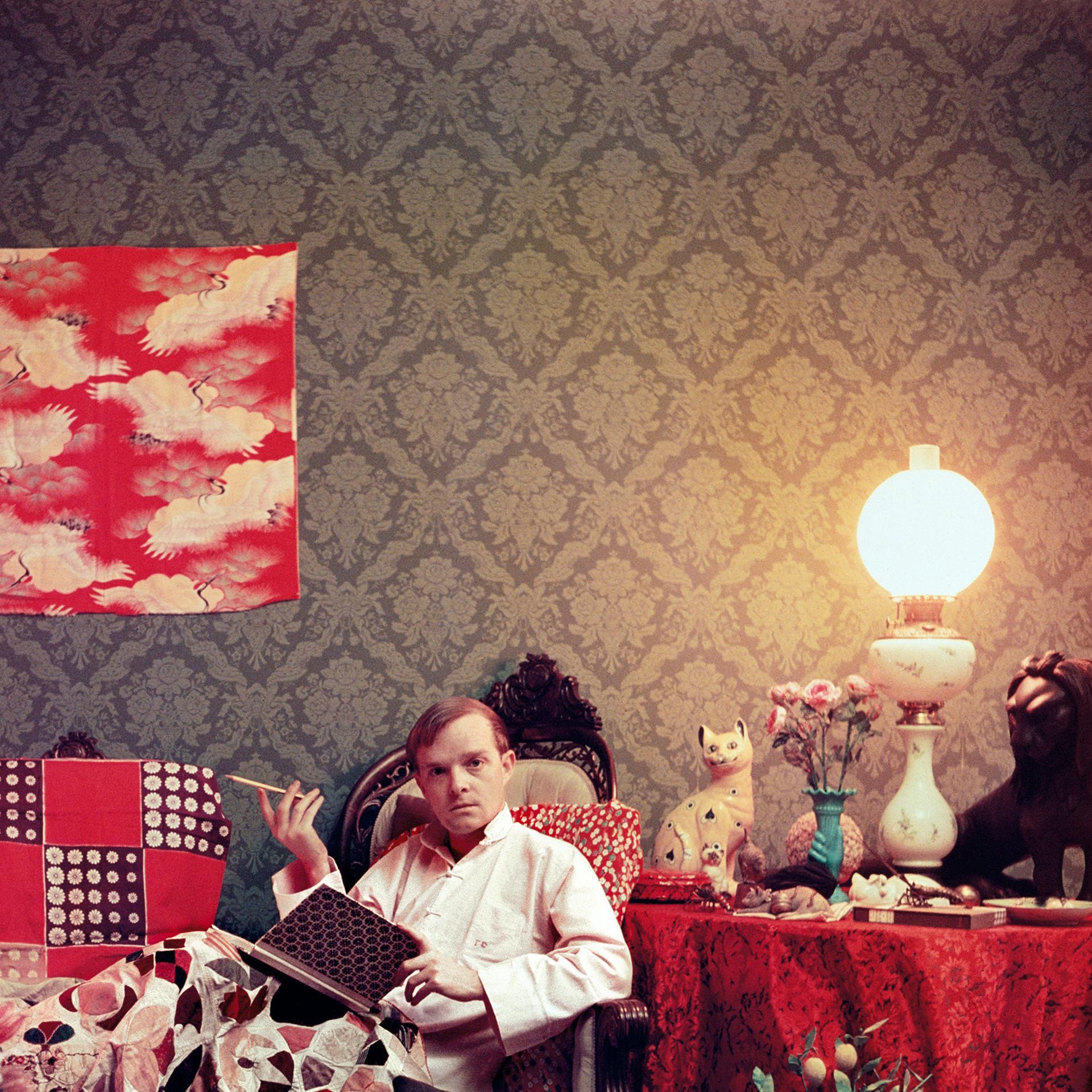 Capote en casa, Nueva York, Estate Edition, Fotografía de retrato en venta 1