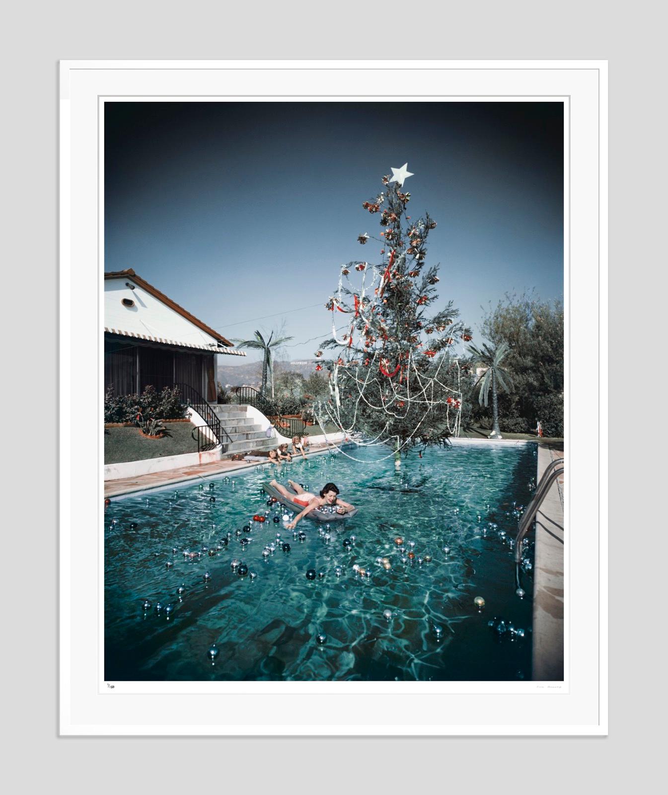 Weihnachtsschwimmen 1954 Slim Aarons Estate, gestempelte Auflage  im Angebot 4