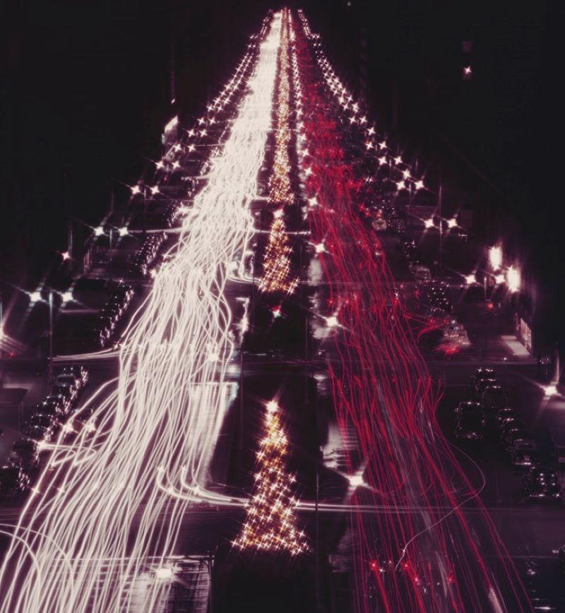 Slim Aarons Landscape Photograph - Christmas Traffic (1953) Limited Estate Stamped 