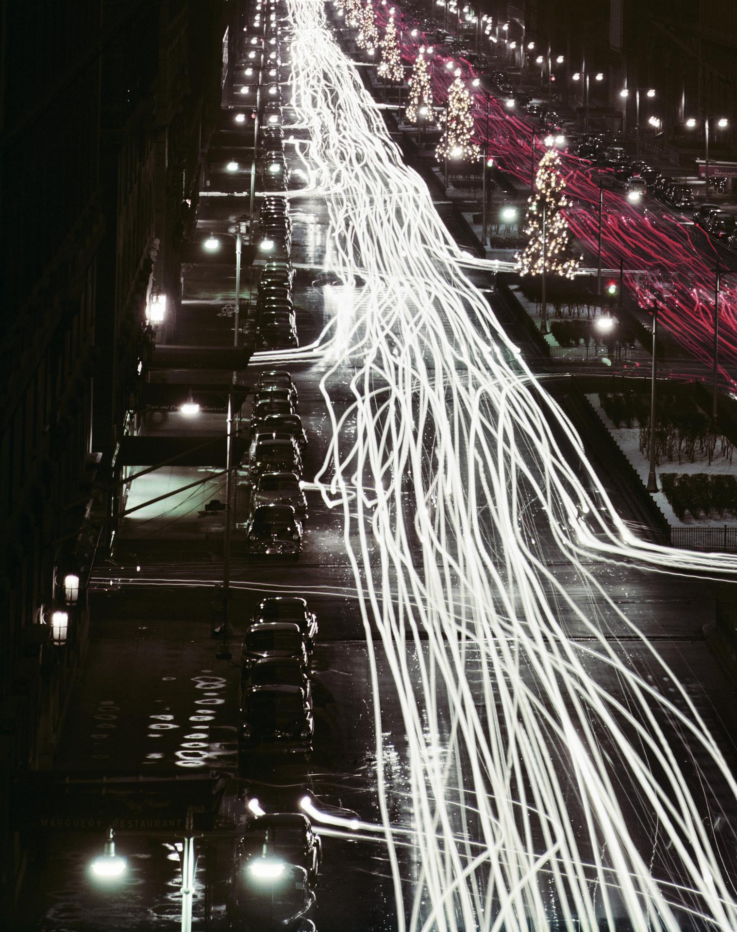 Traffic de Noël, New York, Édition de succession, photographie à longue exposition en vente 2