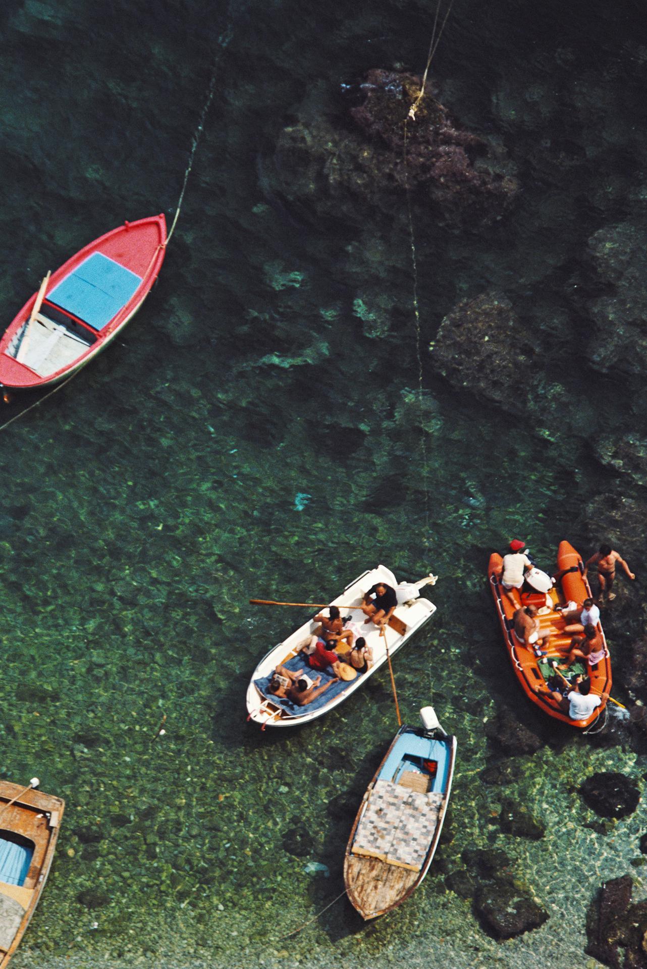 Une baie à Conca dei Marini, sur la côte d'Amalfi en Italie, août 1984. 

Slim Aarons Estate Edition, certificat d'authenticité inclus.
Numéroté et tamponné par la succession Slim Aarons
Le collectionneur recevra le prochain numéro de