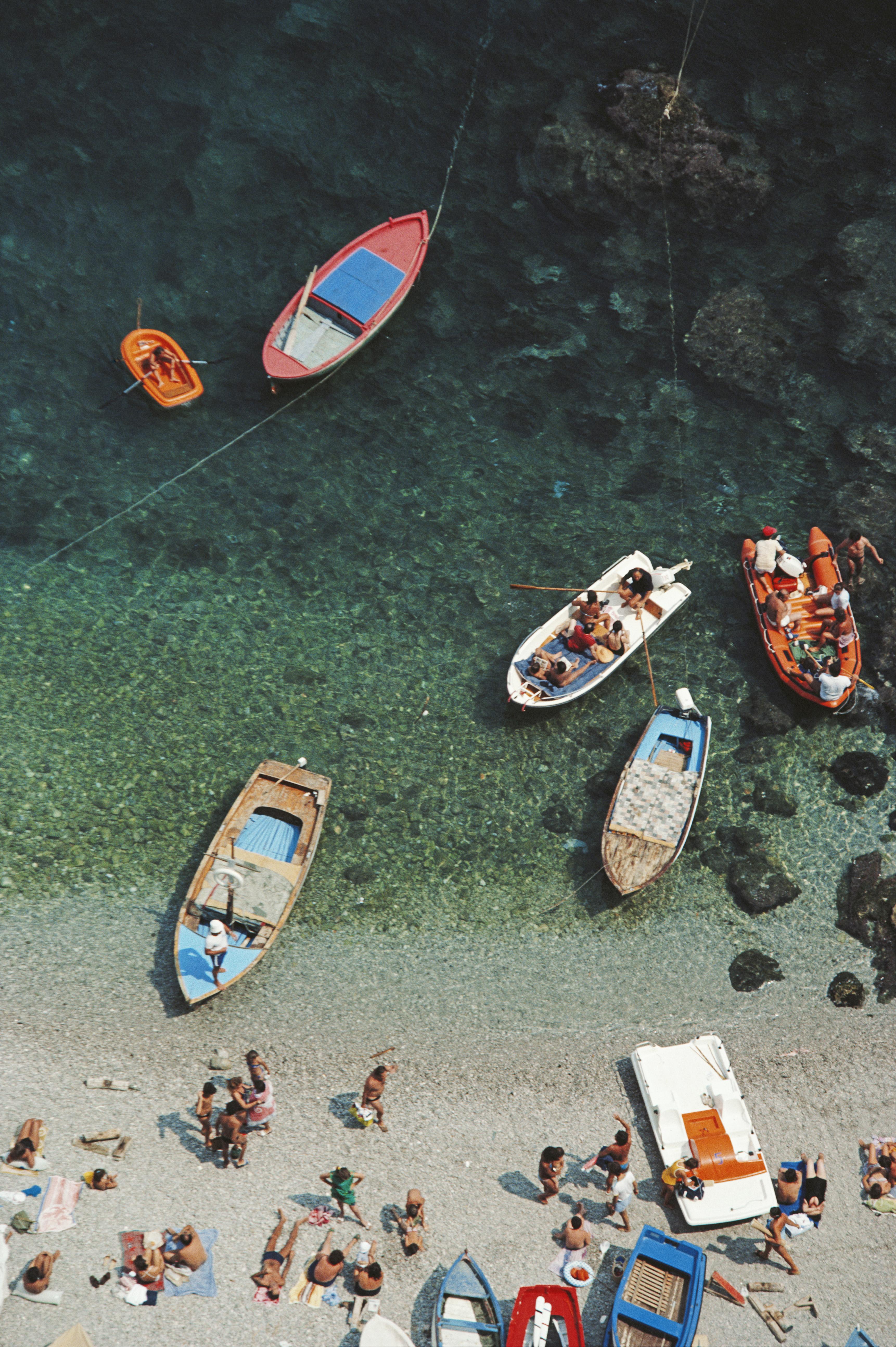 Slim Aarons Color Photograph – Conca dei Marini, Nachlass-Ausgabe