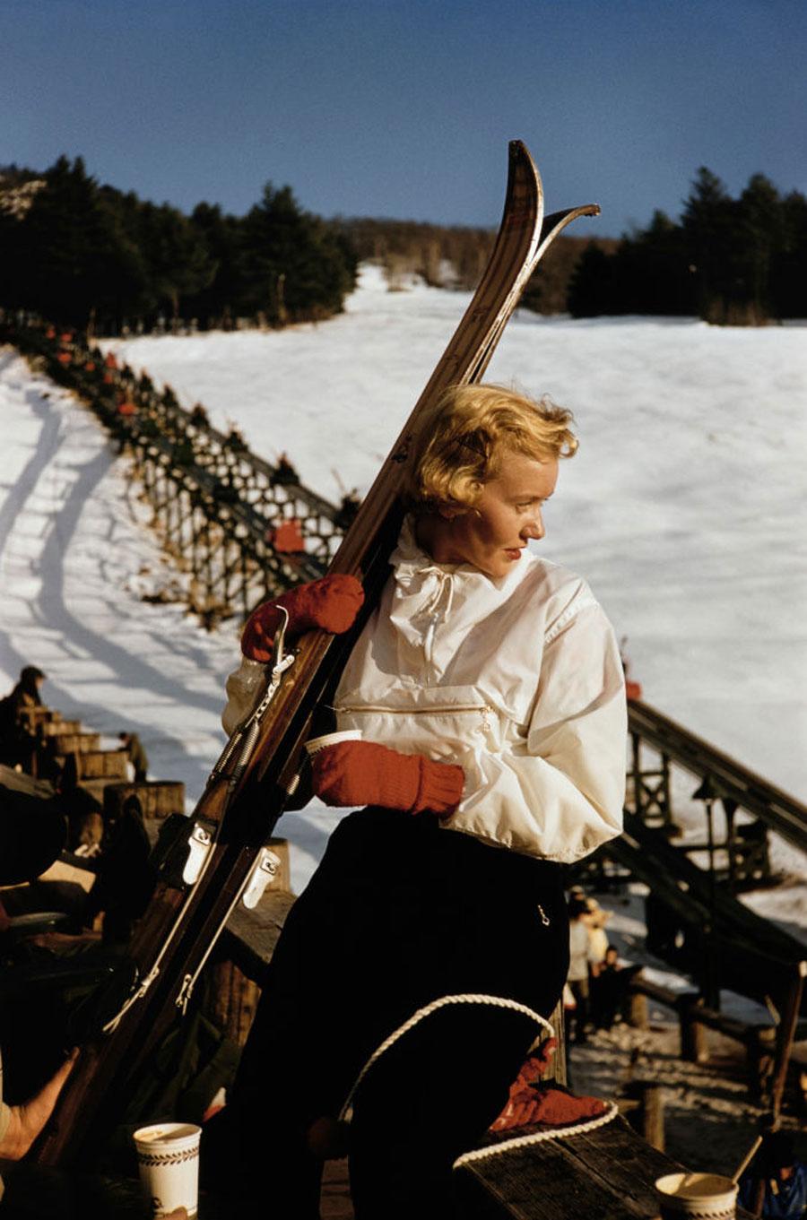 Skieur de la station de Cranmore Mountain, 1955 - North Conway, New Hampshire