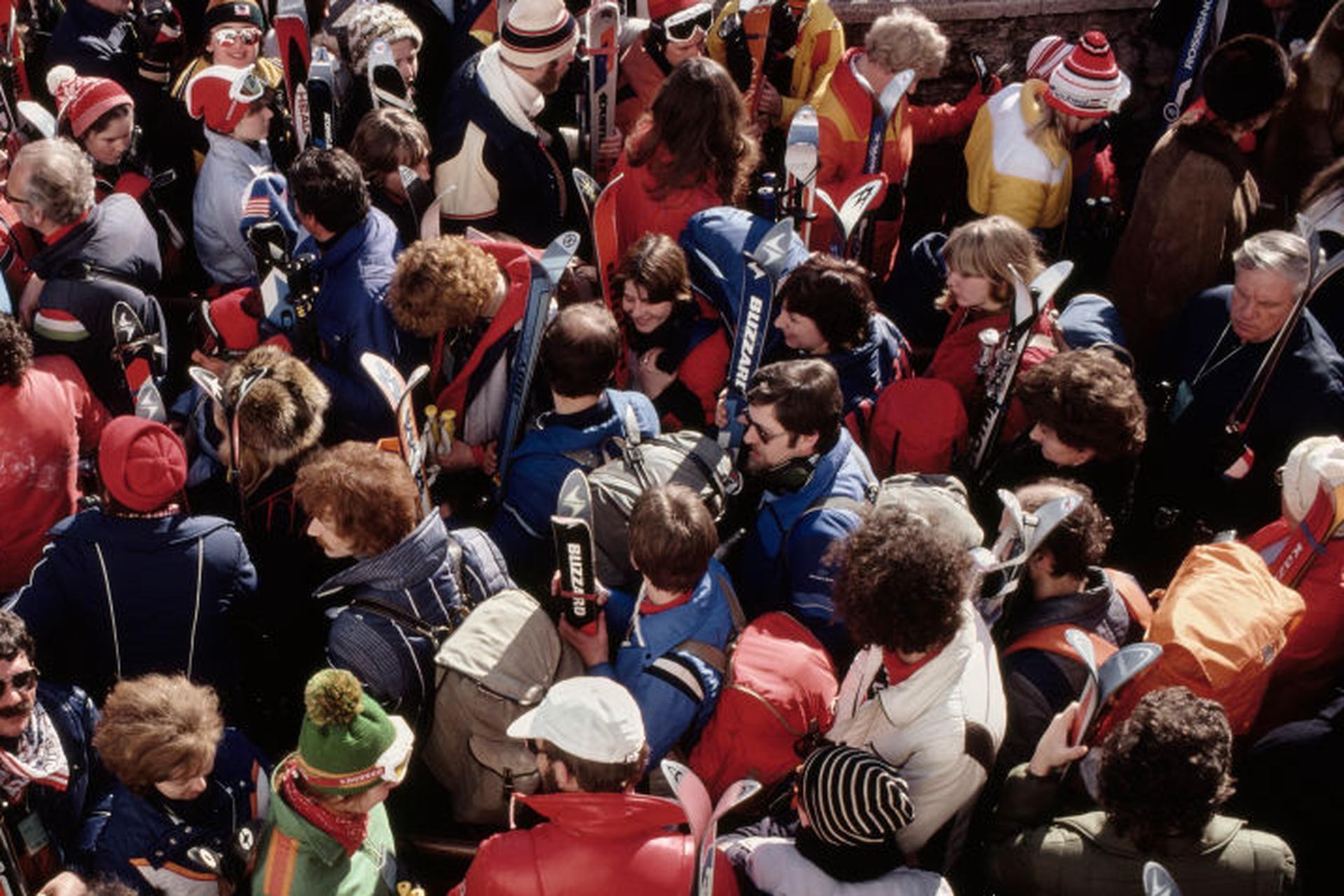 Kitzbühel affollata, Austria, Estate Edition, Ritratto fotografico - Portrait Photograph Nero di Slim Aarons