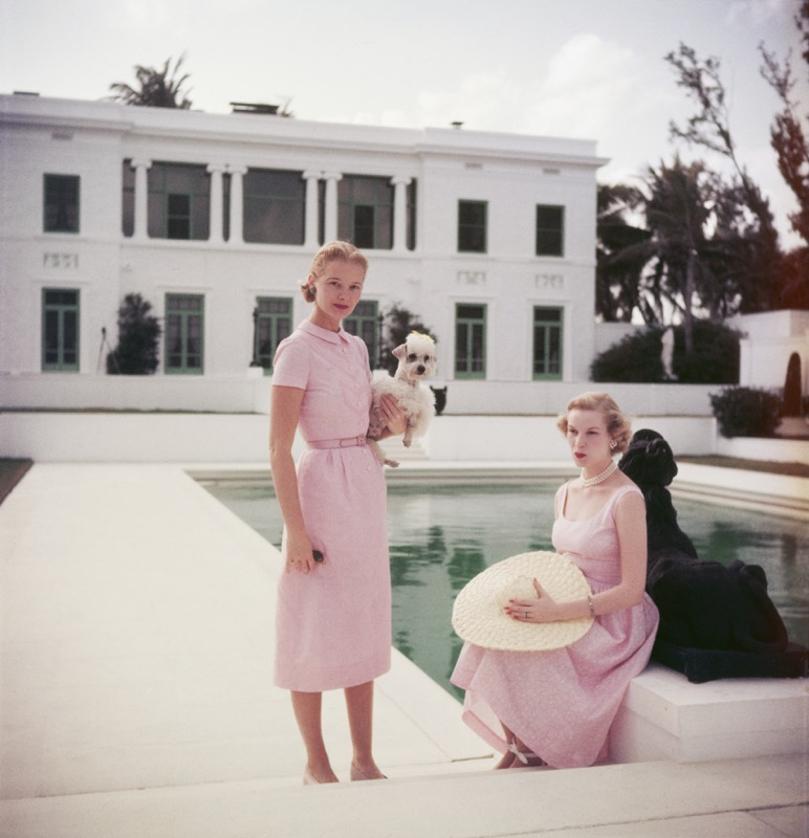 Color Photograph di Slim Aarons - C.Z. E l'ospite Aarons Estate Stampato