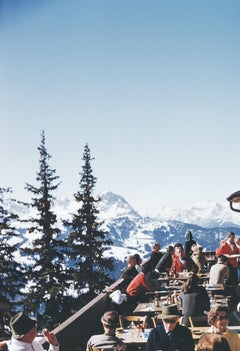 Cena a Gstaad, Svizzera, Estate Edition, fotografia moderna del medio secolo