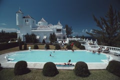 Earl Levy's Castle von Slim Aarons (Landschaftsfotografie, Porträtfotografie)