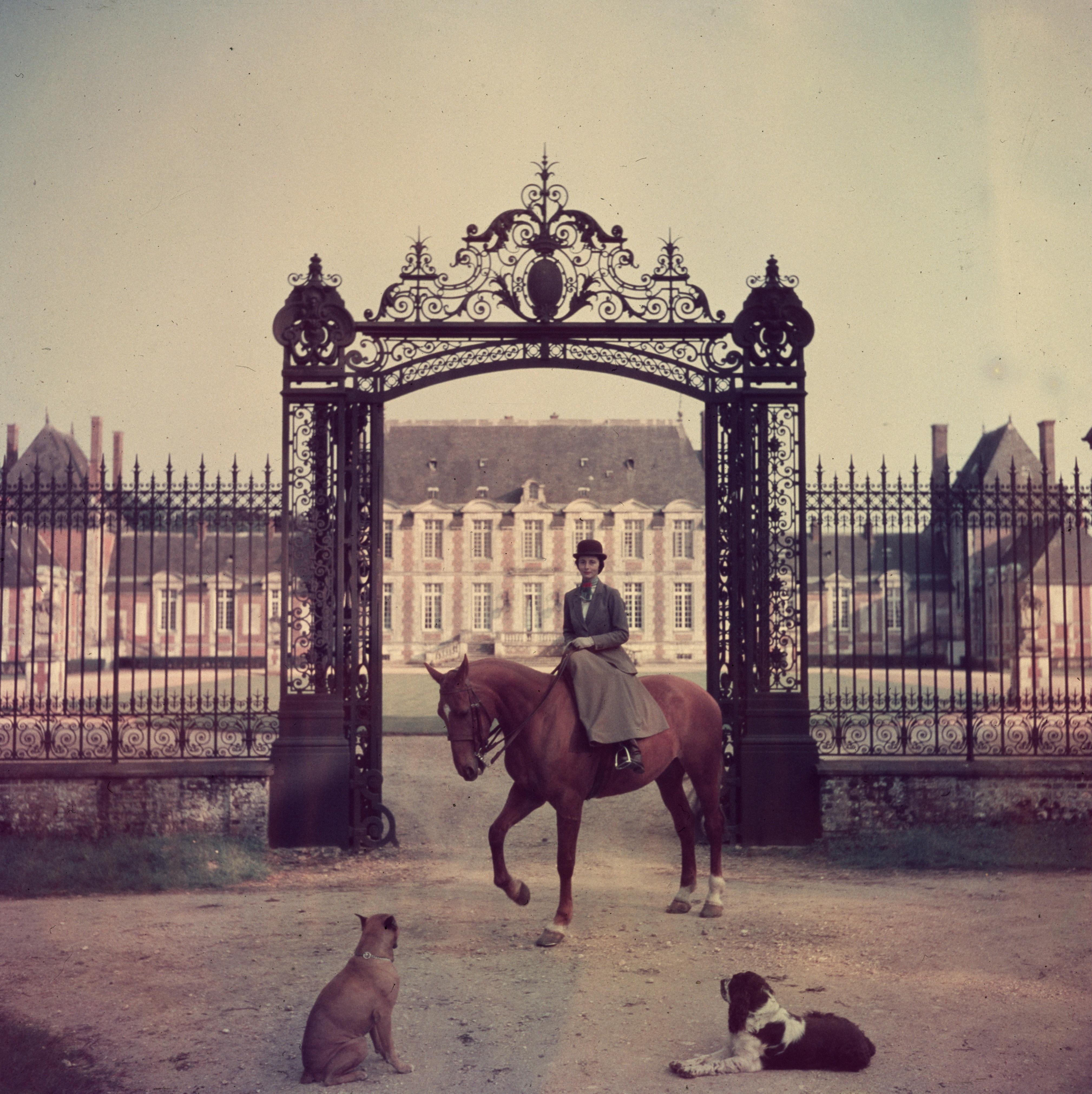 'Equestrian Entrance' Slim Aarons Limited Edition Estate Stamped Print

1957 Madame de la Haye-Jousselin on her horse at the gates to her chateau in Normandy. 


Produced from the original transparency
Certificate of authenticity supplied 
Archive