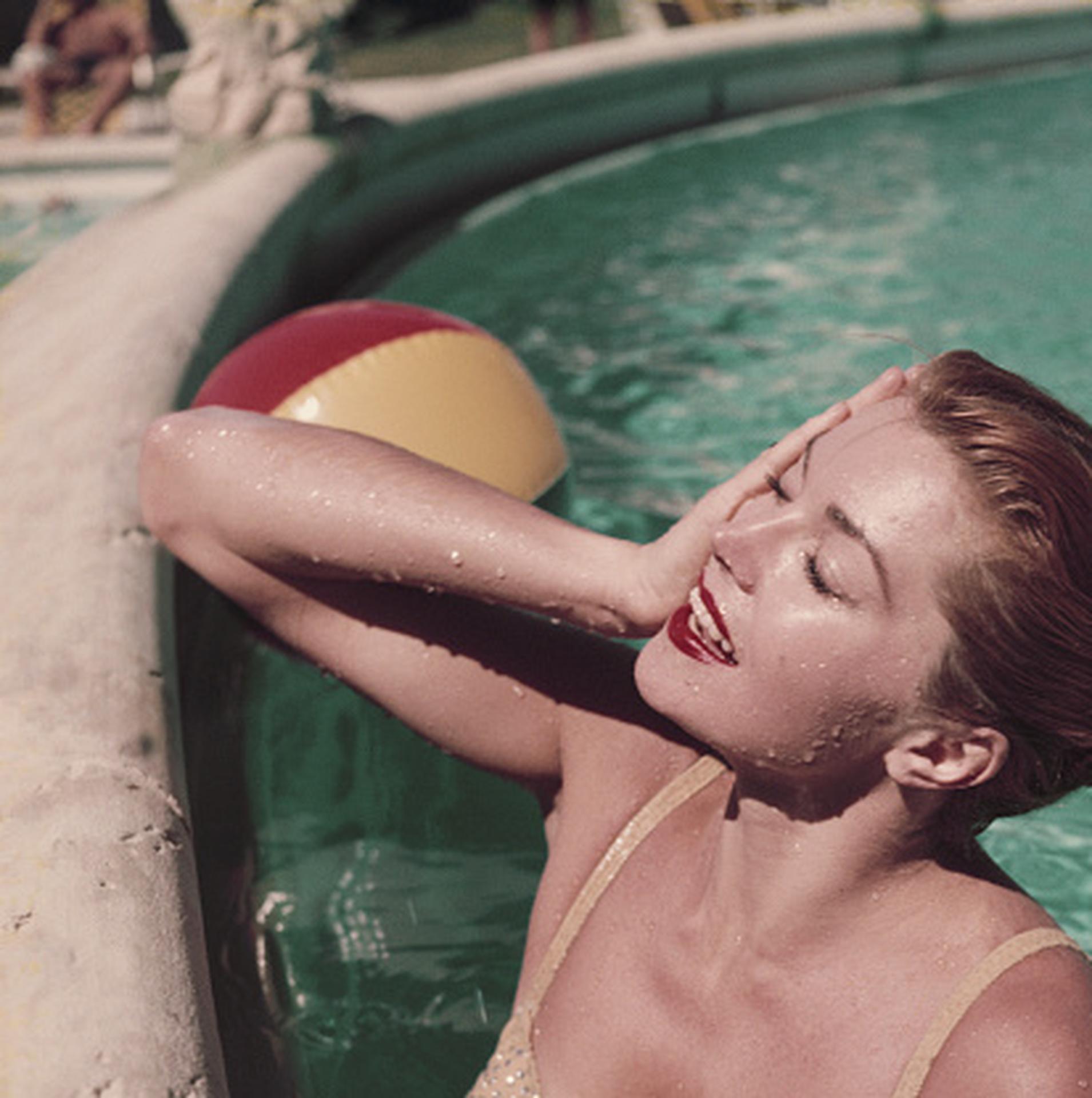 Esther Williams, Florida, Nachlassausgabe, Porträtfotografie – Photograph von Slim Aarons
