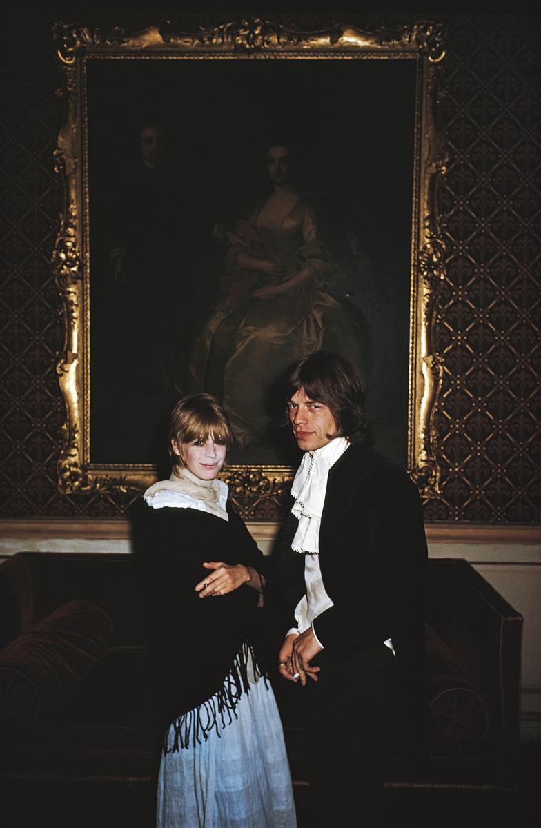 Faithful Couple

1968

Singer Marianne Faithfull and Mick Jagger of the Rolling Stones stand in front of a gilt framed portrait in Castletown Mansion, Eire, August 1968.

By Slim Aarons

40x30” / 76x101 cm - paper size 
C-Type Print
unframed