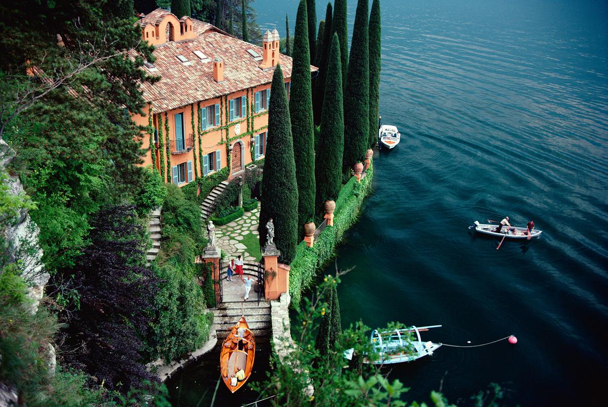 Giacomo Montegazza

1983

Giacomo and Stefania Montegazza welcome guests arriving by boat at their villa, La Casinella, on Lake Como, 1983.

By Slim Aarons

30x40” / 76x101 cm - paper size 
C-Type Print
unframed 


Estate Stamped Edition 
Edition of