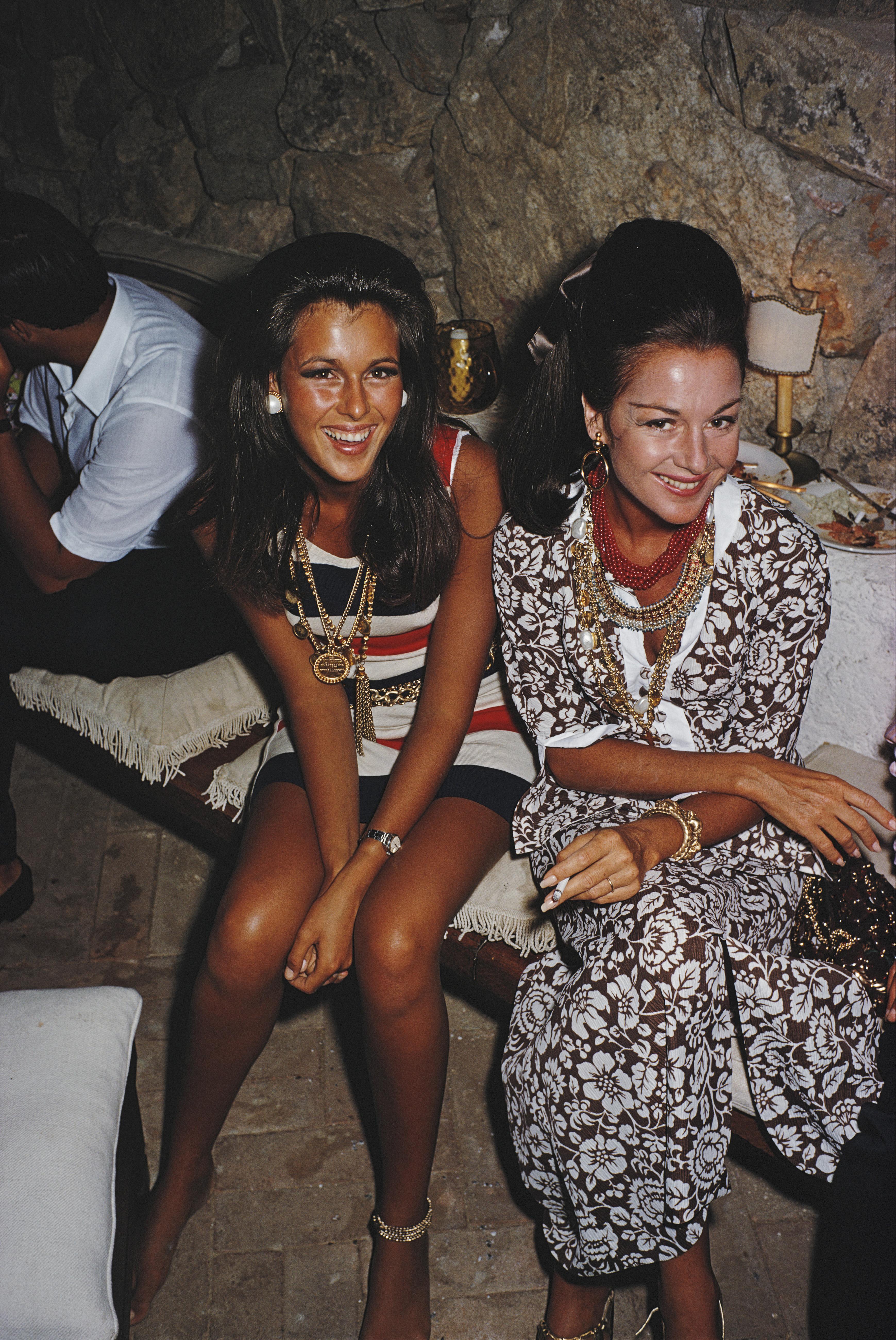 « Gloria Schiff And Consuelo Crespi », 1968, Slim Aarons, édition limitée