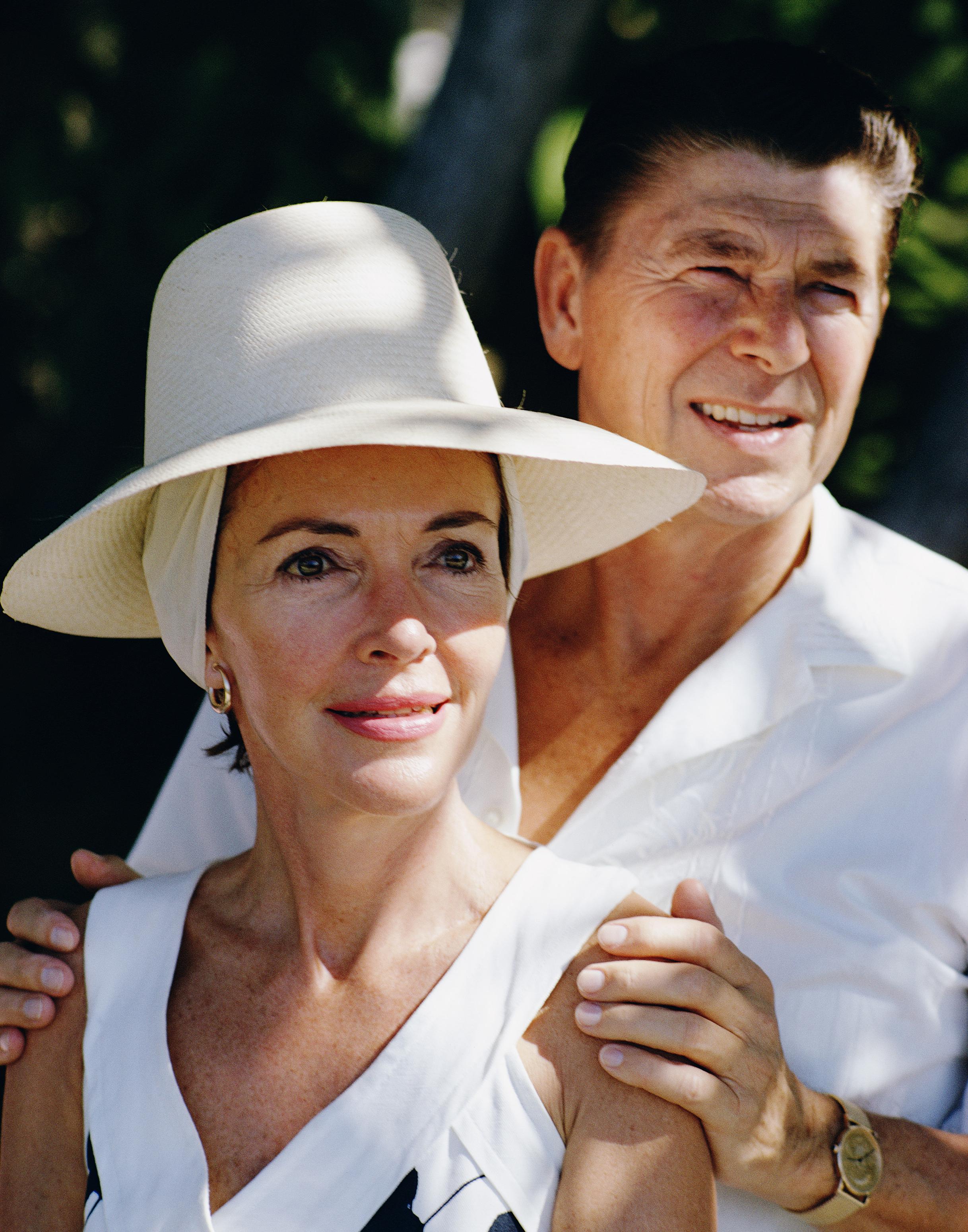 Figurative Photograph di Slim Aarons - Coppia di governo