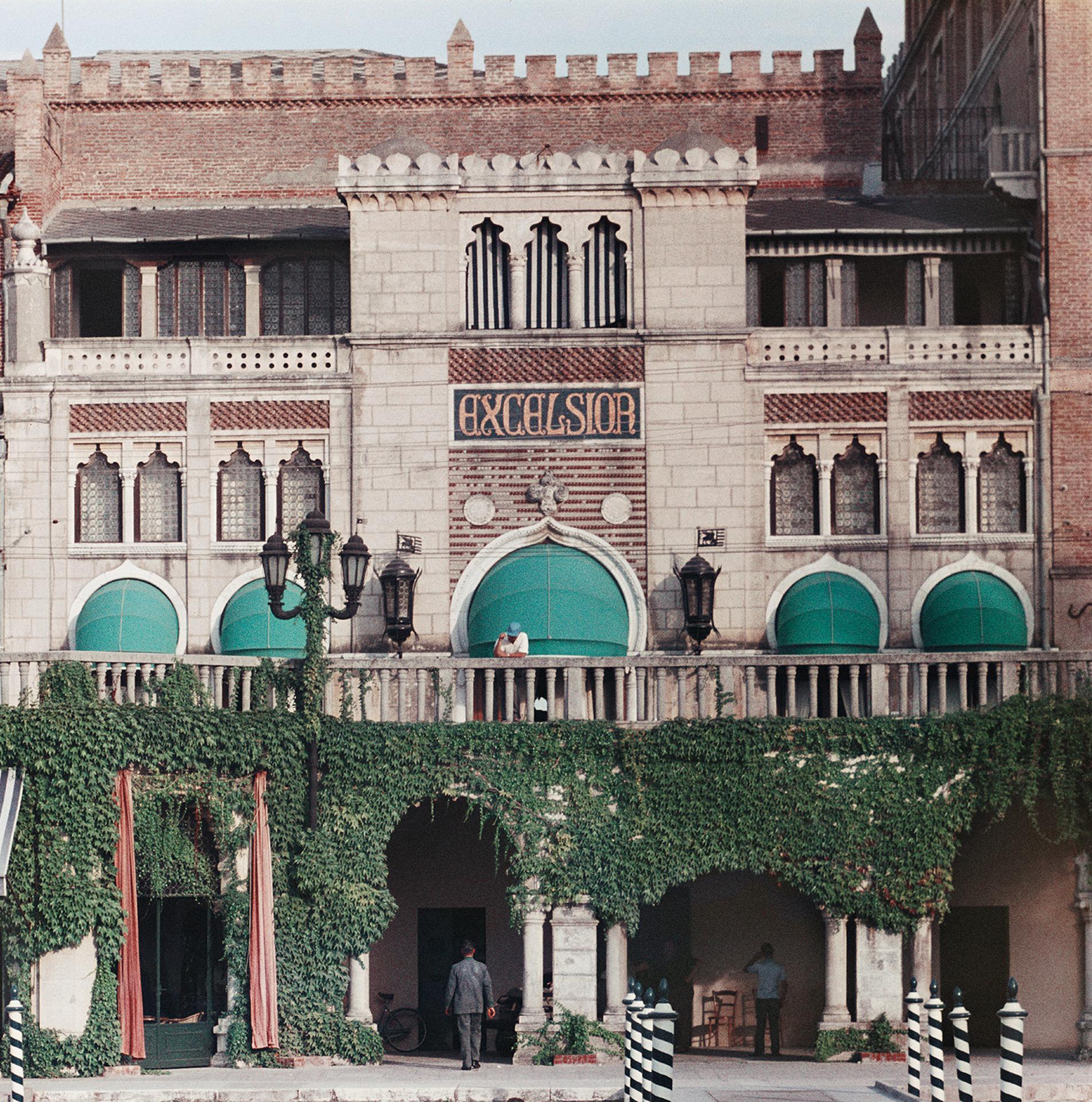 The Westin Excelsior Hotel on the Lido in Venice, 1957.  Numbered and stamped by the Slim Aarons Estate. Certificate of Authenticity included. 

Slim Aarons
Grand Hotel Excelsior, Venice
Chromogenic Lambda print
Printed Later
Slim Aarons Estate