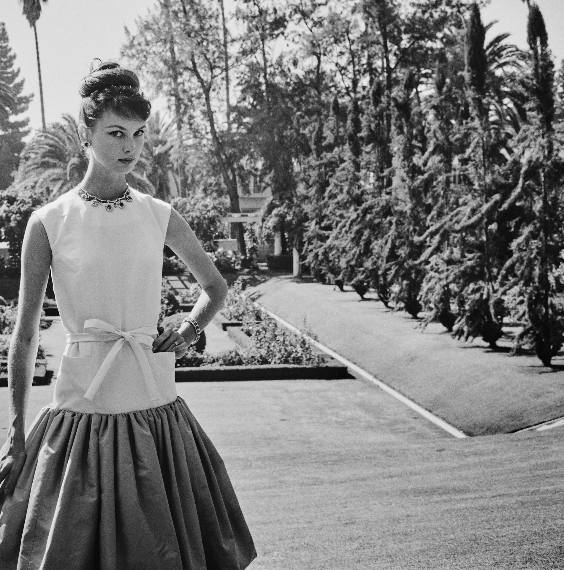 Gretchen Van de Kamp Ward En Gustave Tassell, Edición Estate, Foto Retrato en venta 2