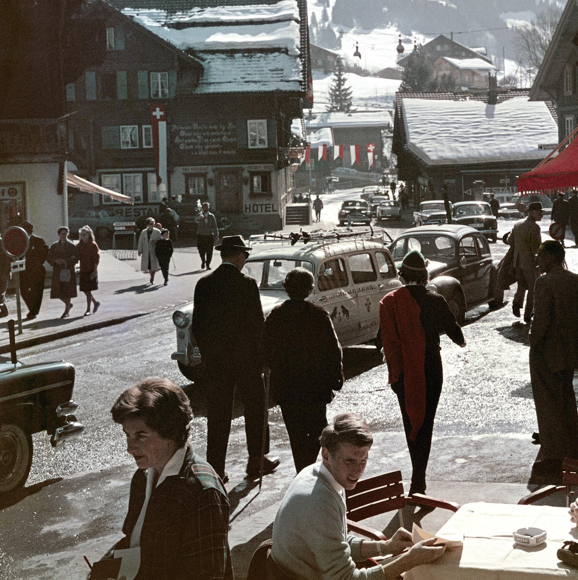 Gstaad Stadtzentrum, Schweiz, Nachlassausgabe, Landschaftsfotografie im Angebot 2