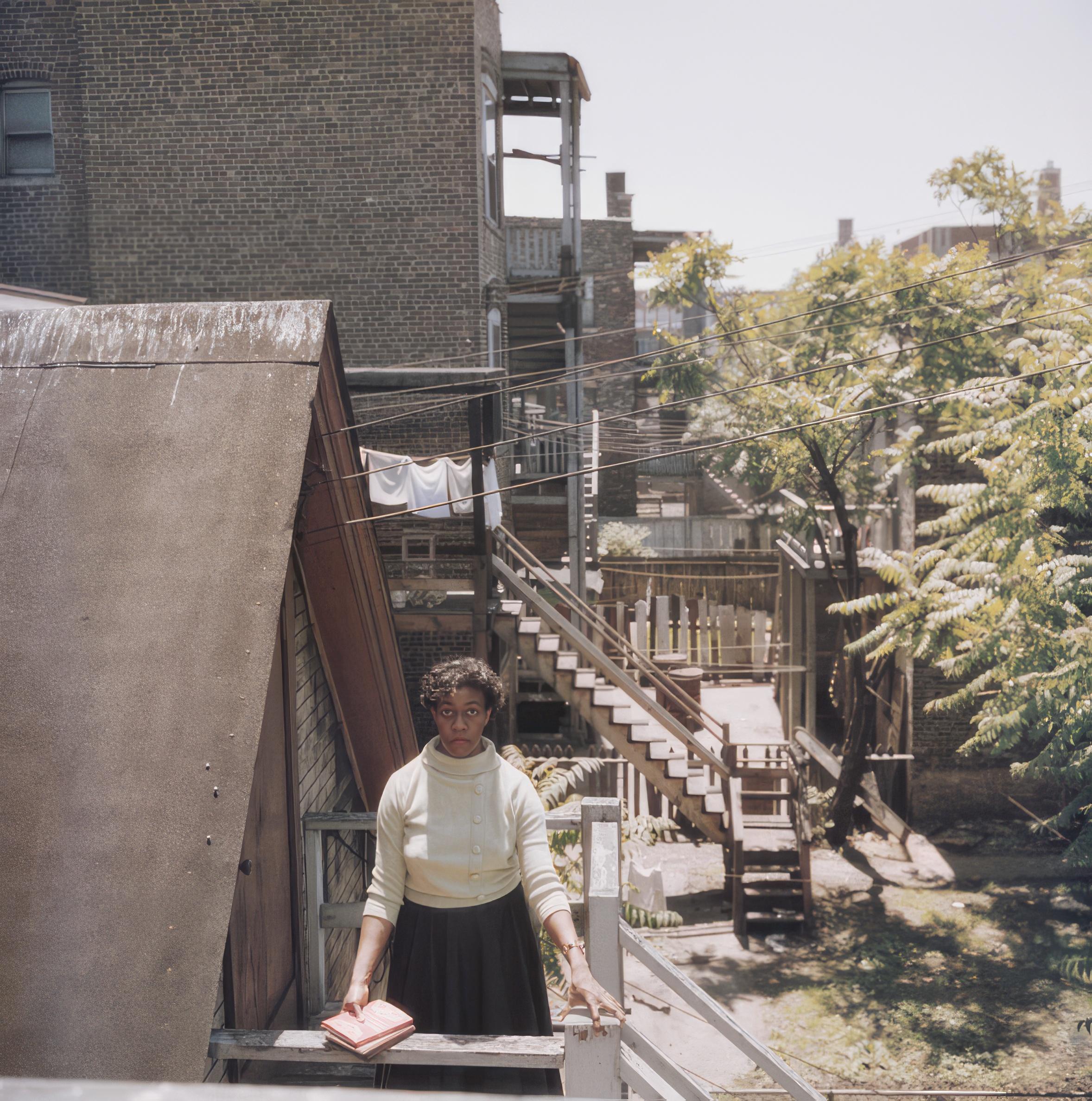 Slim Aarons Portrait Photograph – Gwendolyn Brooks, Chicagoer Dichter (Ausgabe von Aarons Estate)