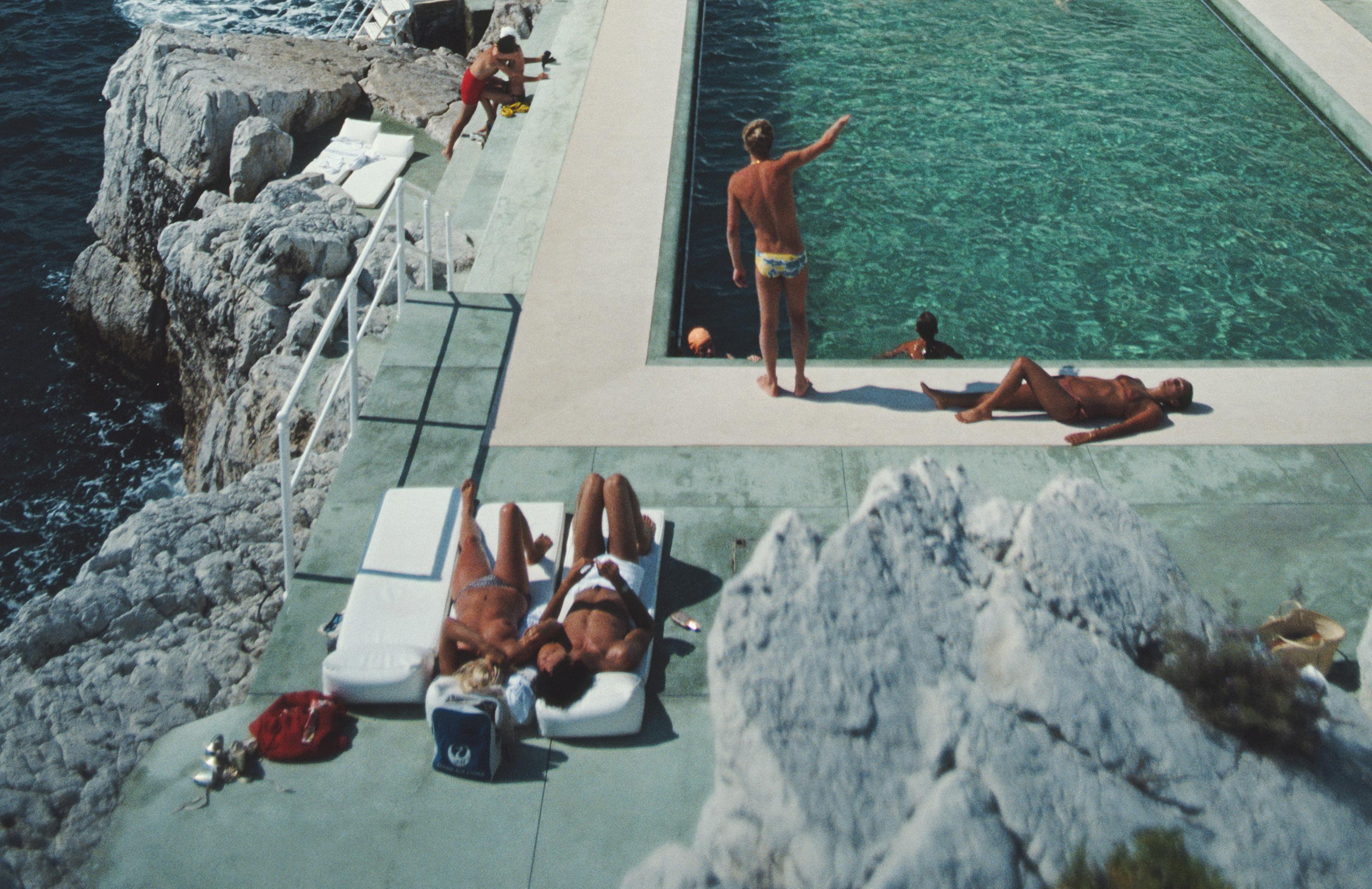 Hôtel du Cap Eden-Roc Estate Edition Photograph: Poolside in Antibes - Blue Landscape Photograph by Slim Aarons
