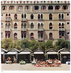 Hotel Excelsior 1957 - Timbro della tenuta Slim Aarons