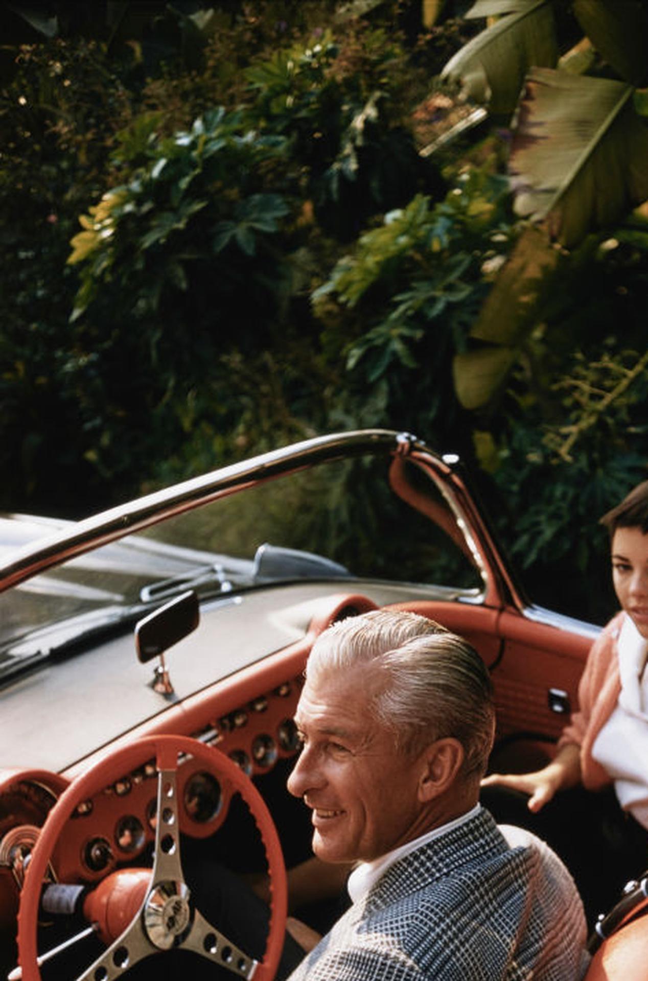Jim Kimberly, California, Edición limitada, Fotografía de retrato - Portrait Photograph Negro de Slim Aarons
