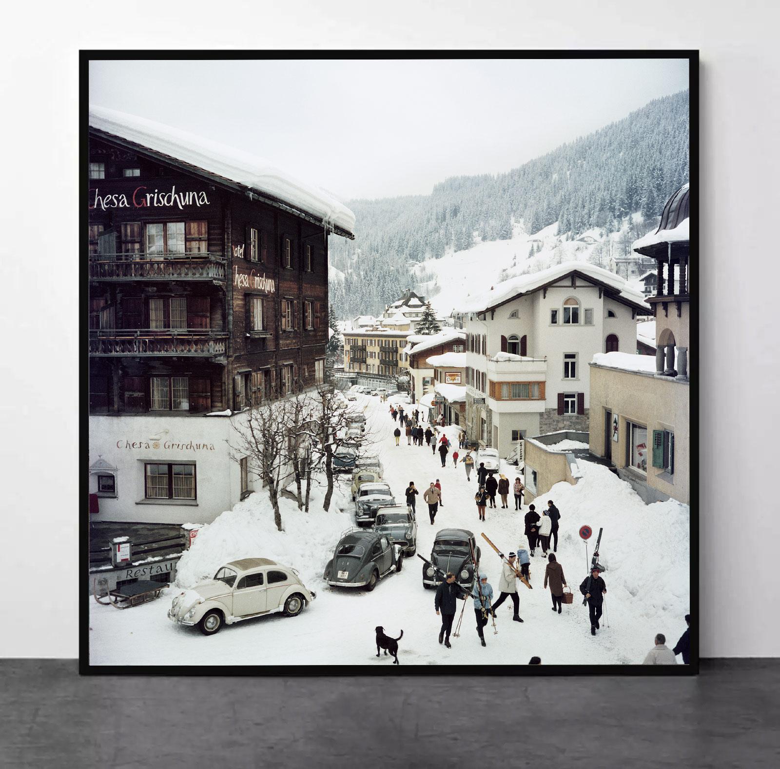 Slim Aarons „Kloisters“ im Angebot 1