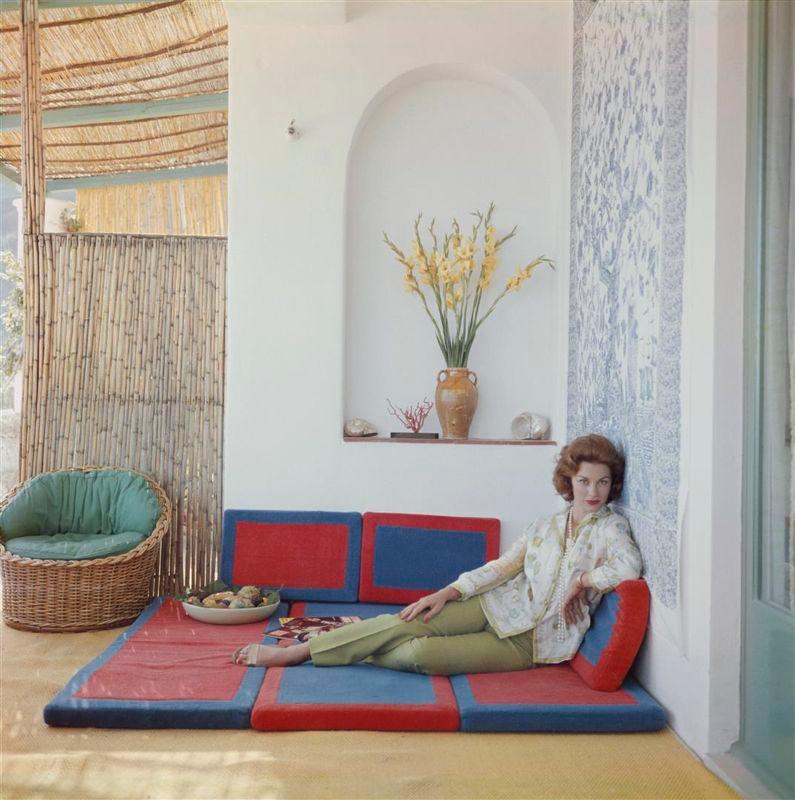 Slim Aarons Portrait Photograph – Linda Christian (1958) Limitierter Nachlass gestempelt - Giant