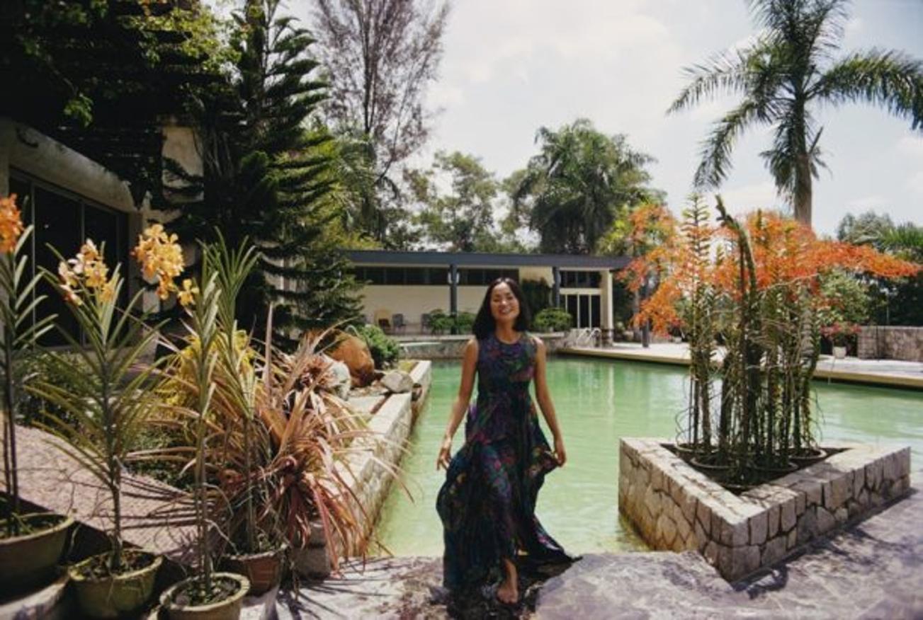 Linda Shaw
1971
von Slim Aarons

Slim Aarons Limited Estate Edition

Linda Shaw taucht aus einem Schwimmbad in Singapur auf, Mai 1971

ungerahmt
C Typ Druck
gedruckt 2023
20 x 24"  - Papierformat

Begrenzt auf 150 Abzüge - unabhängig vom