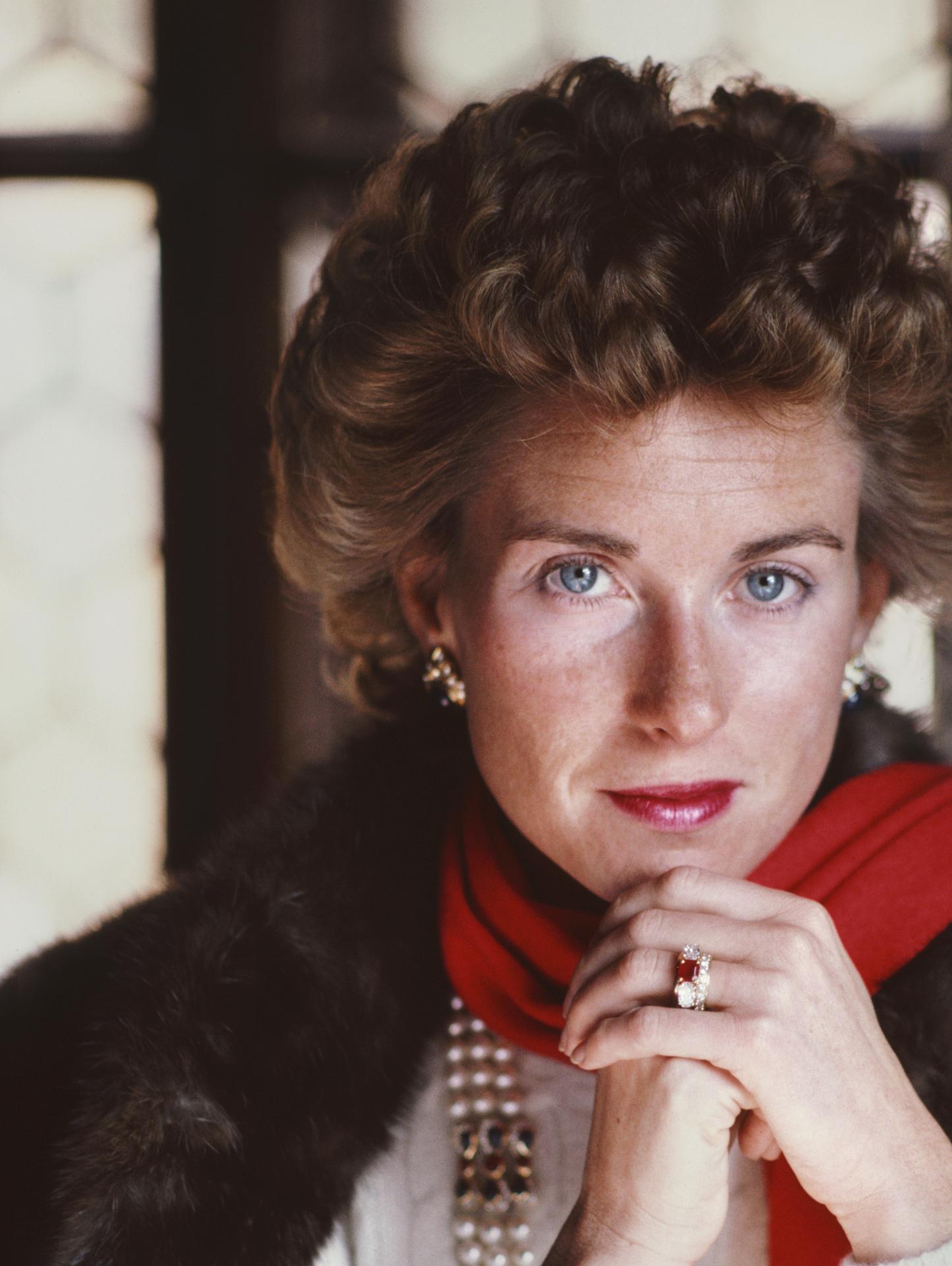 Lucy Hamilton, Edizione Immobiliare - Photograph Realismo di Slim Aarons