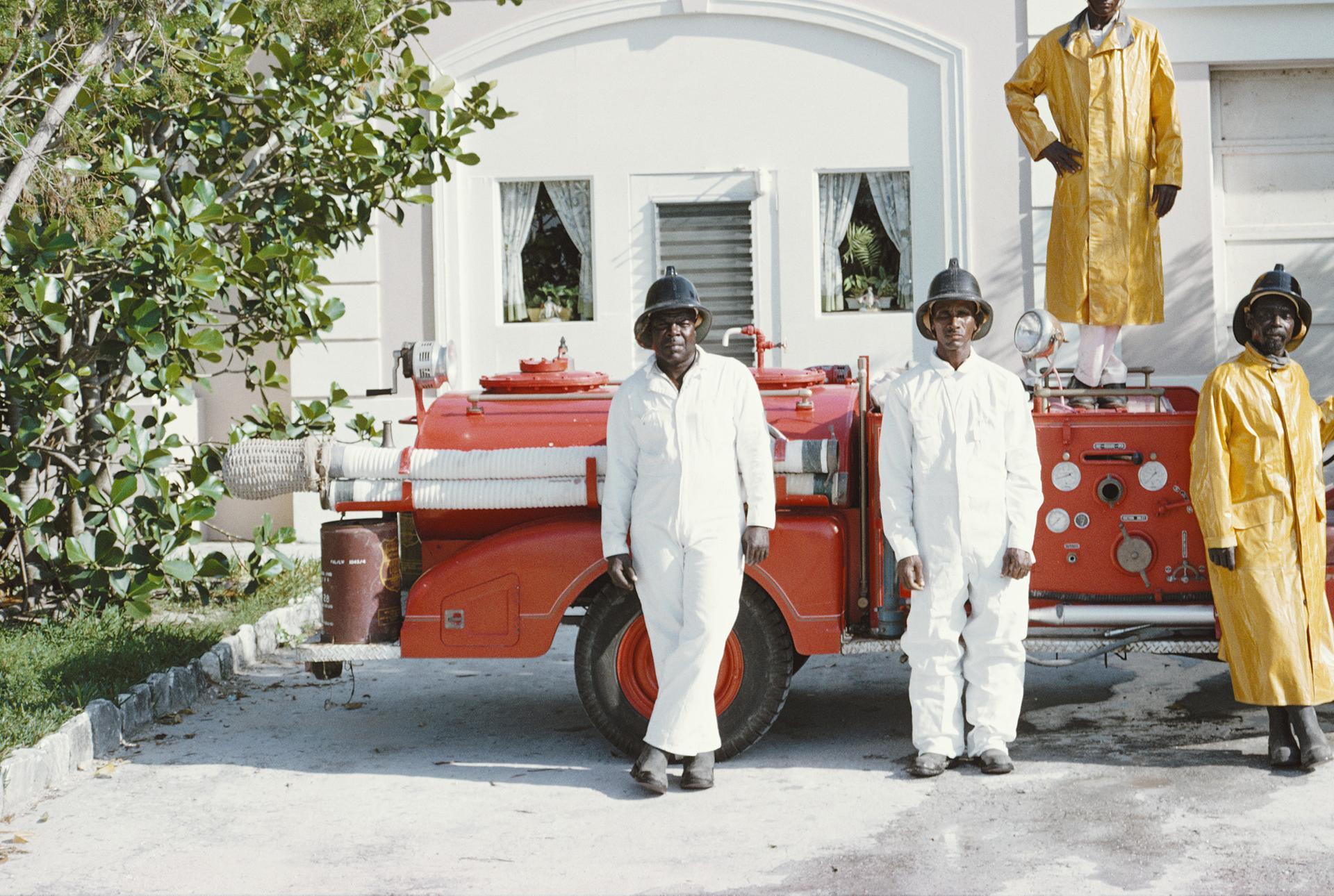 Lyford Cay Fire Service, Bahamas, Estate Edition, Portrait photographique en vente 2