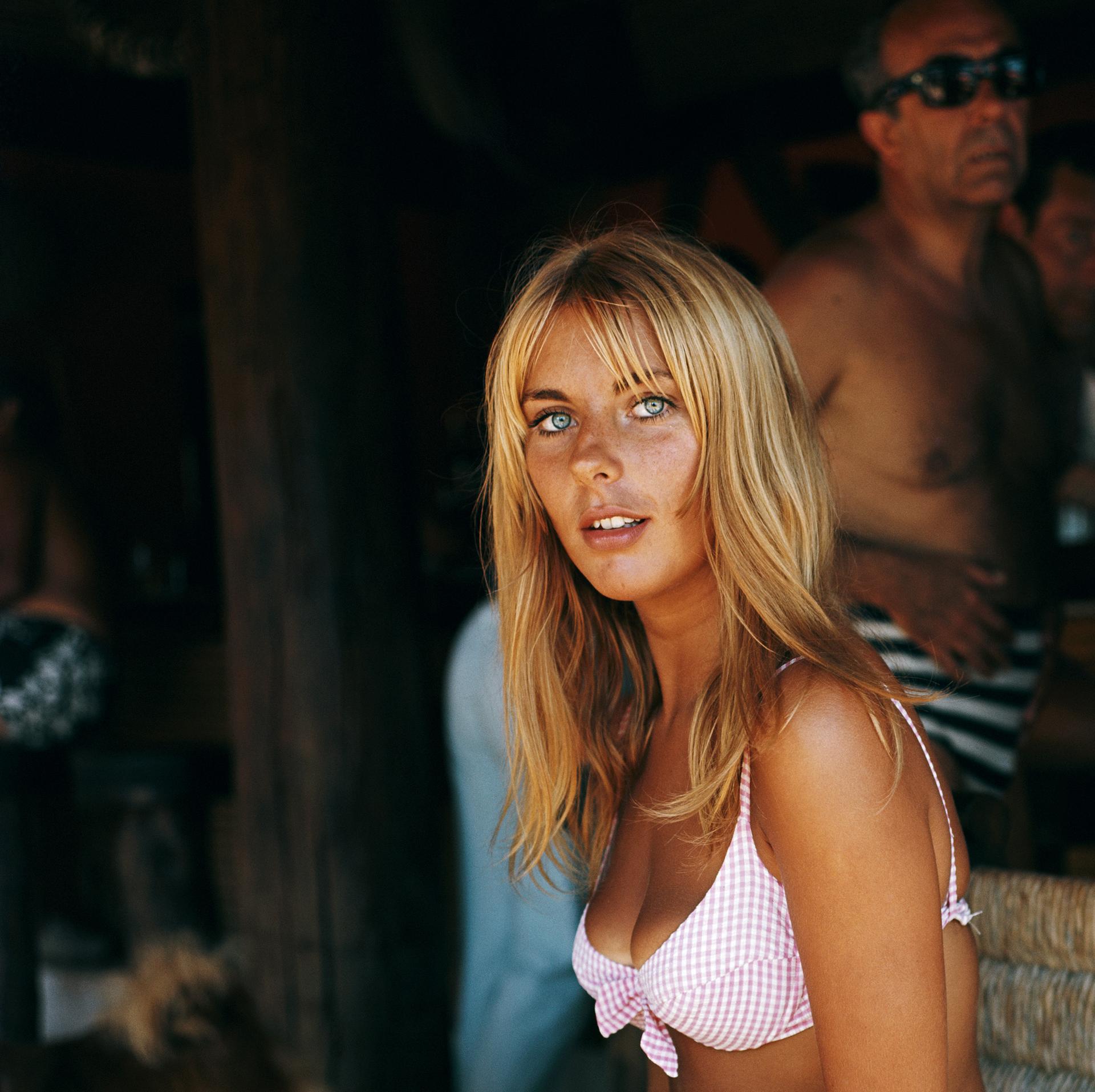 Marbella Club, Spanien, Nachlassausgabe, Porträtfoto (Amerikanischer Realismus), Photograph, von Slim Aarons