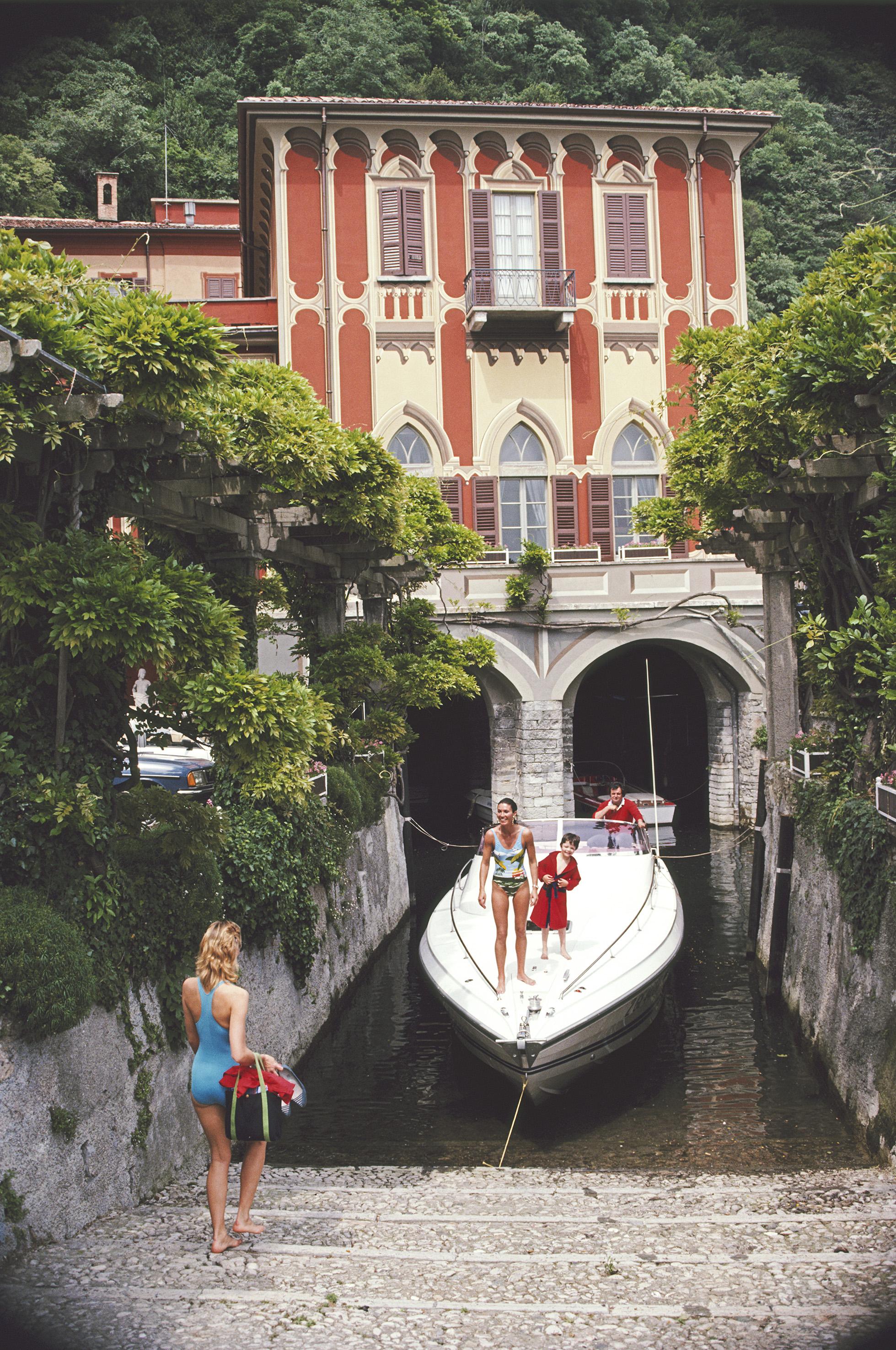 Slim Aarons Color Photograph – Marina Piccola, Nachlass Edition