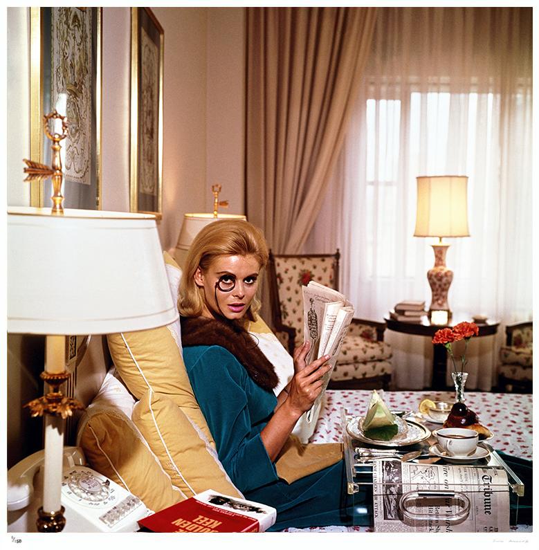 Monocled Miss 1964 - Slim Aarons Estampillé par la succession