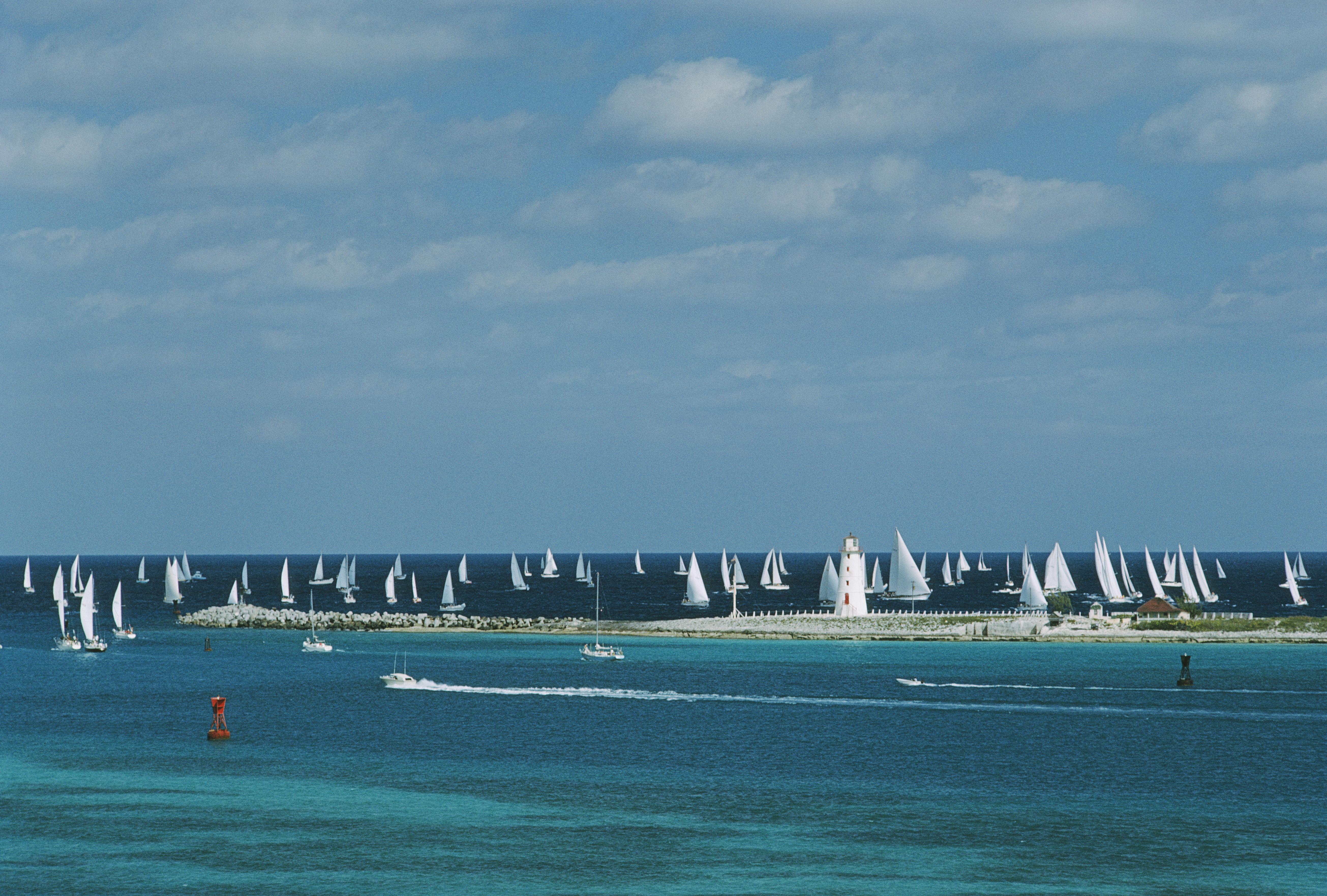 'Nassau Sailing' 1971 Slim Aarons Limited Estate Edition Print 

A flotilla of yachts, at Nassau in the Bahamas, March 1971.

Produced from the original transparency
Certificate of authenticity supplied 
Archive stamped

Paper Size  24x20 inches /