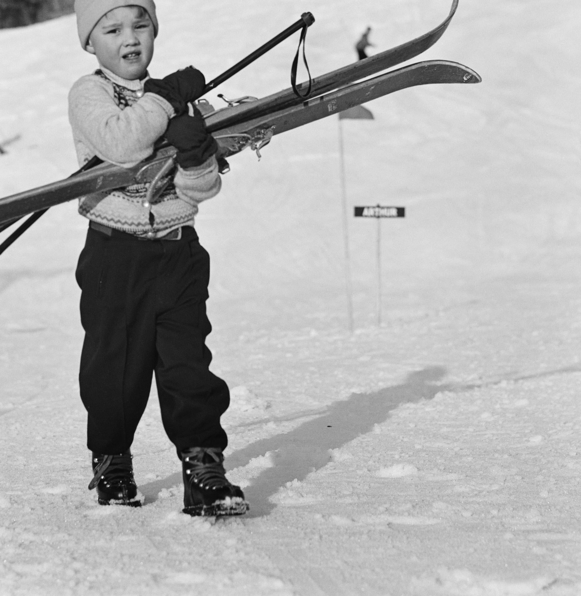 Child Child Skiing New England, Estate Edition, Midcentury New Hampshire Snowscape (Paysage de neige du New Hampshire du milieu du siècle) en vente 1
