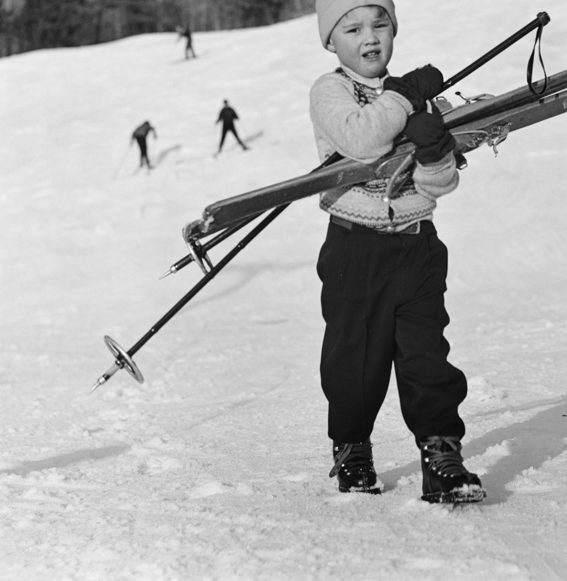 Child Child Skiing New England, Estate Edition, Midcentury New Hampshire Snowscape (Paysage de neige du New Hampshire du milieu du siècle) en vente 2