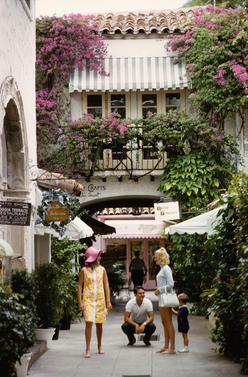 NEW Slim Aarons 'Pulitzer Fashions' Fotografia moderna del medio secolo in vendita 16