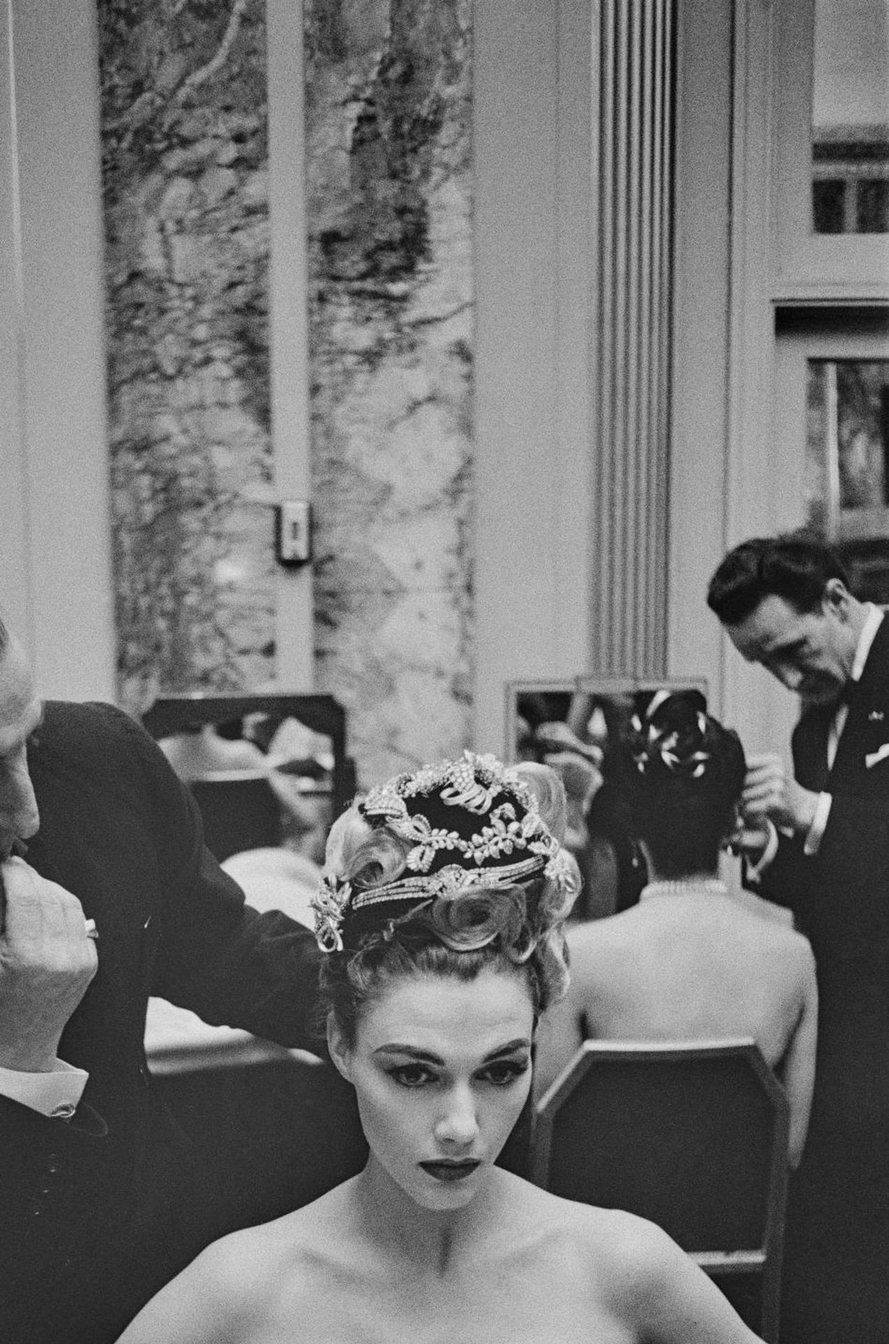 New York Debutante, Estate Edition, Portrait Photograph For Sale 4