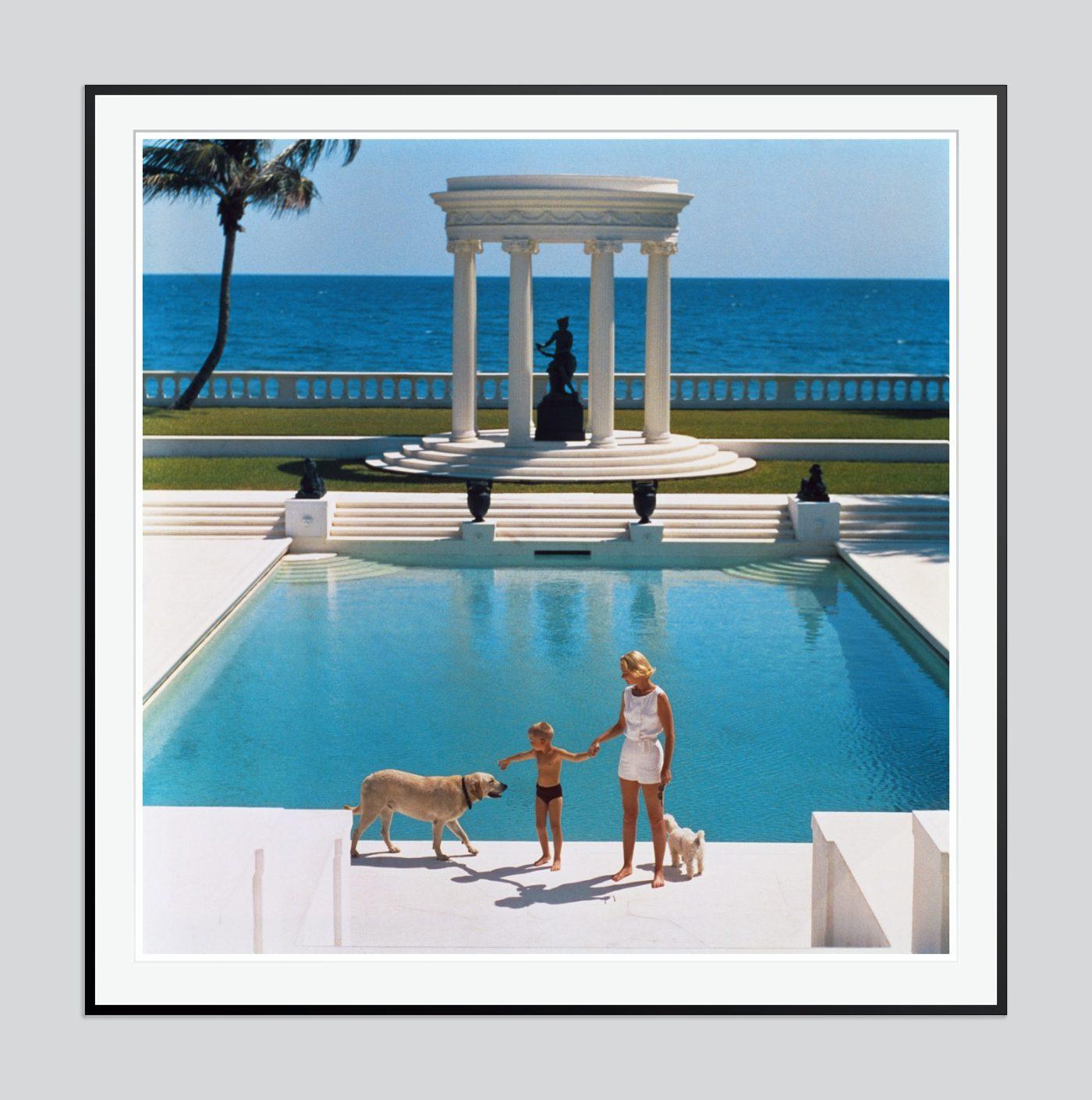 Bella Pool 1955 Slim Aarons Premium Collection Estate Stamped Edition in vendita 3