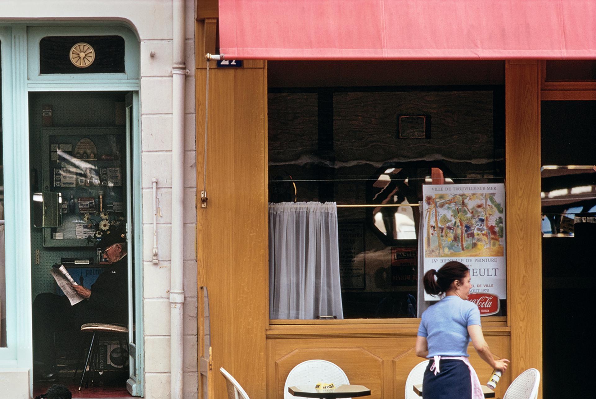 Nicely Coiffed, France, Estate Edition, Cityscape Photograph For Sale 1