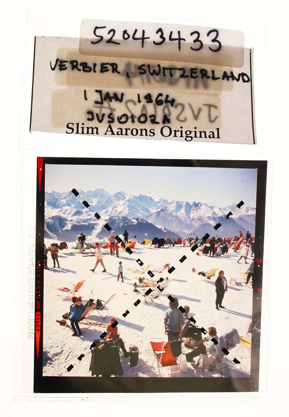 On the Sugarbush Slopes 1960 - Slim Aarons Estate Stamped For Sale 5