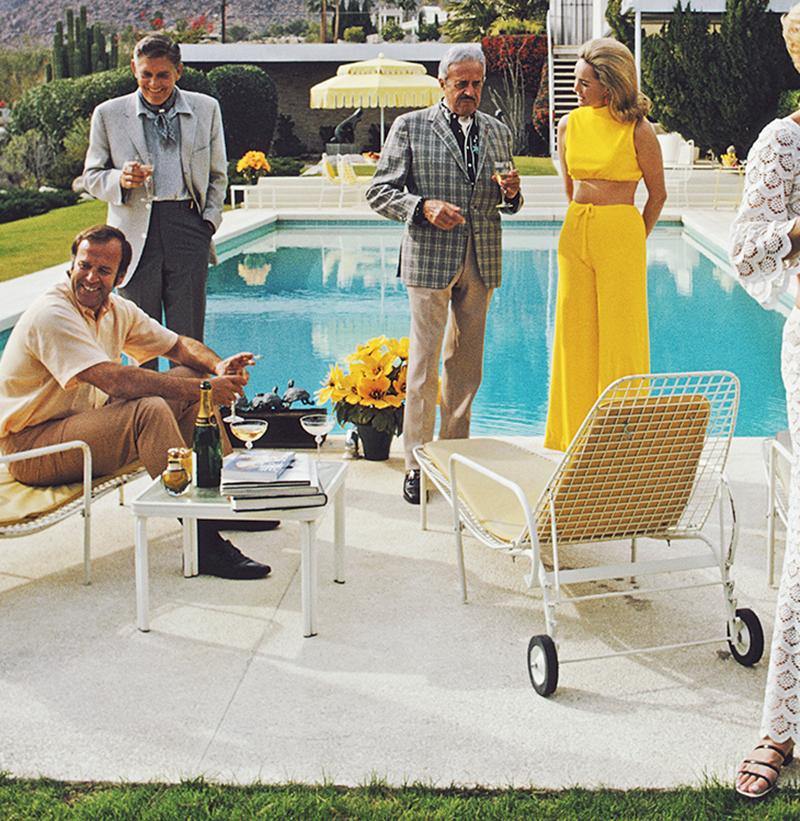 Palm Springs Party Slim Aarons Stampa limitata con timbro dell'azienda in vendita 2