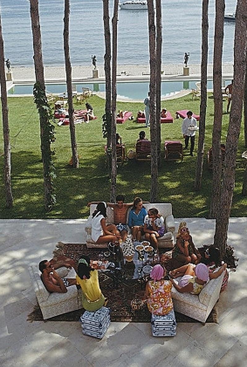 Please bear in mind that all prints are produced to order. Lead times are expected between 15-20 days.
Currency fluctuations may cause the price to change. 
This is a contemporary print from the Getty Archive using Slim Aarons negatives. 
Please