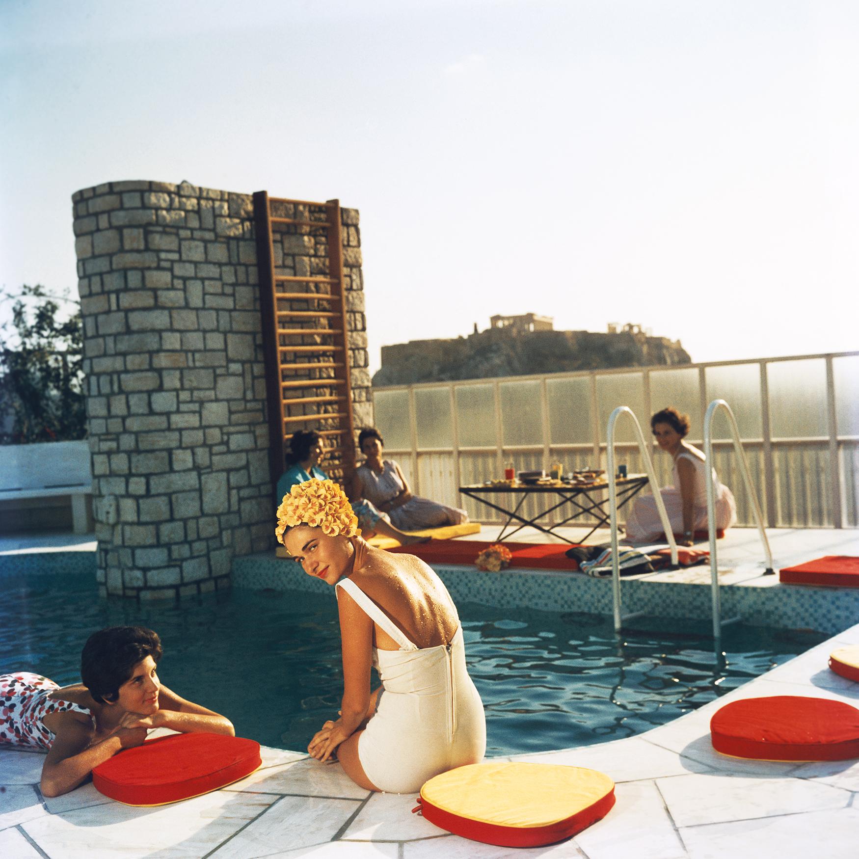 Penthouse Pool

Young women by the Canellopoulos penthouse pool, Athens, July 1961.

40 x 40" inches / 101 x 101 cm paper size 

Estate Stamped Collection Edition to 150 

Photo by Slim Aarons

Printed in 2025

Limited to 150 prints only (regardless