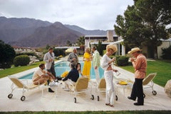 Charla junto a la piscina" 1970 Edición limitada de Slim Aarons