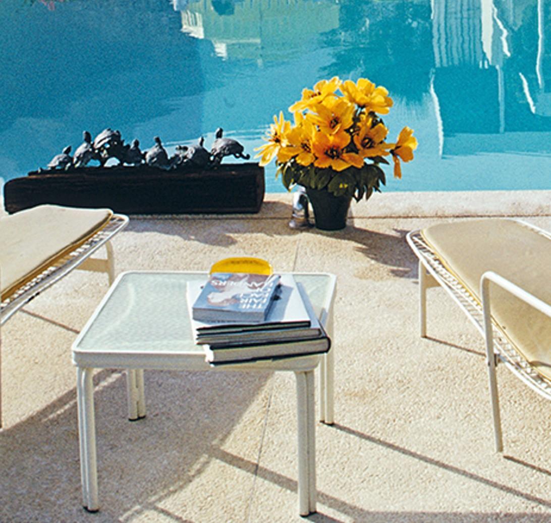 Rêves au bord de la piscine, 1970 - Kaufmann House Mid Century Architecture Pool Portrait en vente 2
