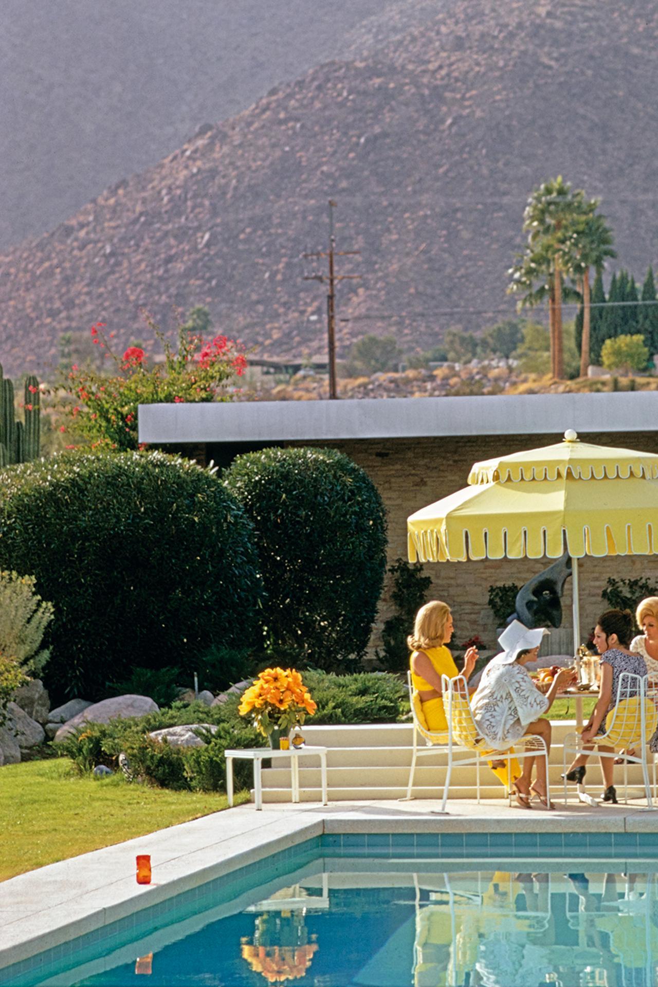 Poolside Scenery, Palm Springs, Nachlassausgabe, Porträtfotografie im Angebot 2