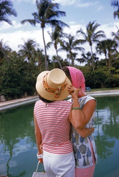 Poolside Secrets Slim Aarons Estate Stamped Print (imprimé estampillé)