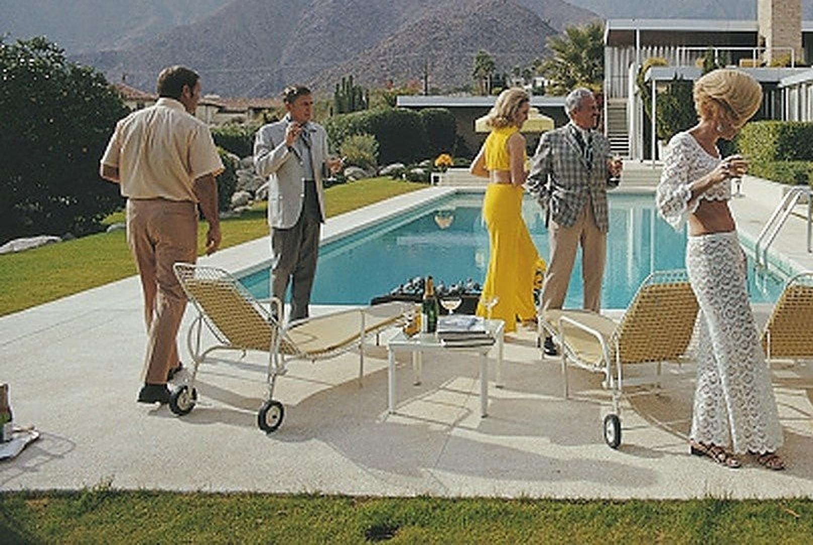 Poolside Style, 1970 – Digitaler C-Type-Druck im Pool-Stil, limitierte Auflage (Amerikanische Moderne), Photograph, von Slim Aarons